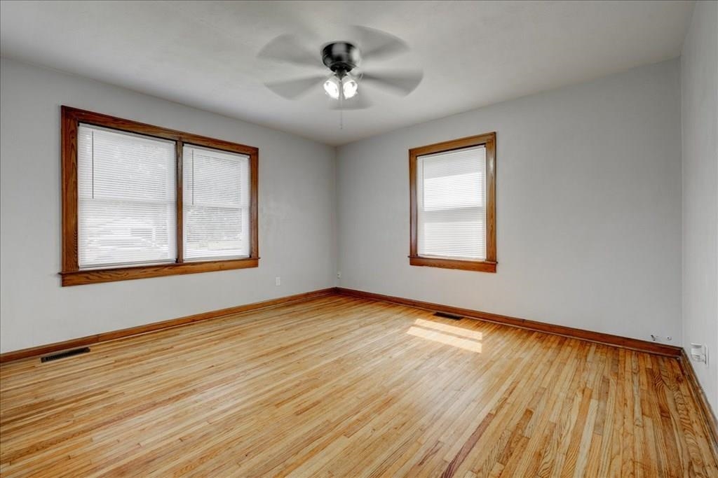 2433 York Street, Owensboro, Kentucky 42301, 3 Bedrooms Bedrooms, ,1 BathroomBathrooms,Single Family Residence,For Sale,York Street,91238