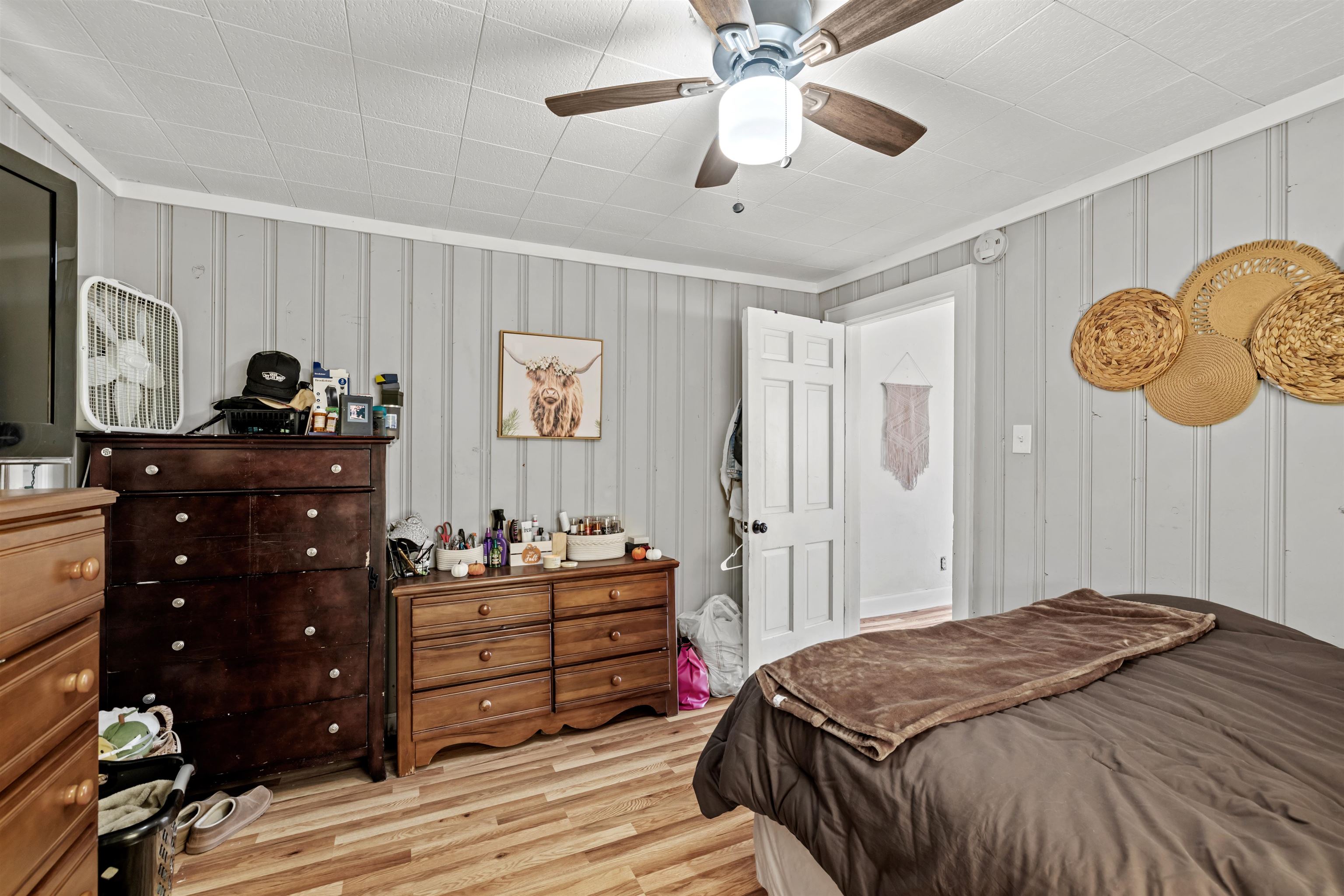 926 18th Street, Owensboro, Kentucky 42303, 3 Bedrooms Bedrooms, ,1 BathroomBathrooms,Single Family Residence,For Sale,18th Street,91239