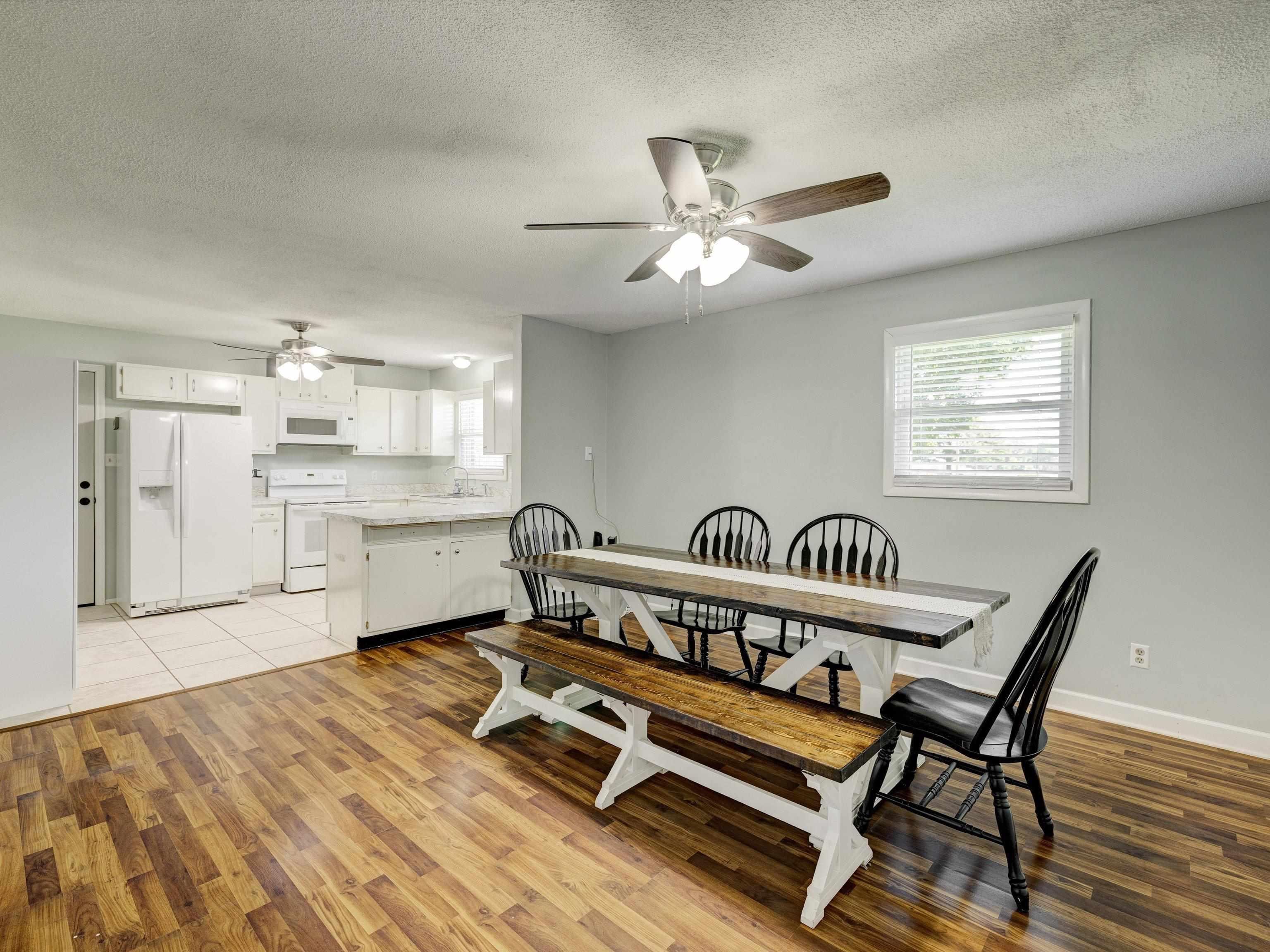 153 Hummingbird, Owensboro, Kentucky 42301, 3 Bedrooms Bedrooms, ,1 BathroomBathrooms,Single Family Residence,For Sale,Hummingbird,91240