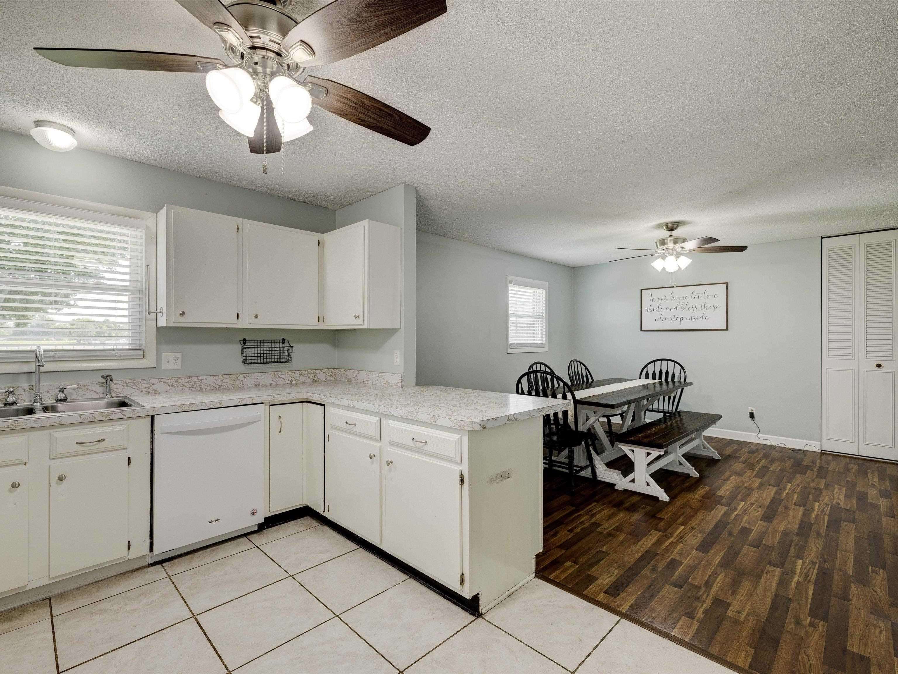 153 Hummingbird, Owensboro, Kentucky 42301, 3 Bedrooms Bedrooms, ,1 BathroomBathrooms,Single Family Residence,For Sale,Hummingbird,91240