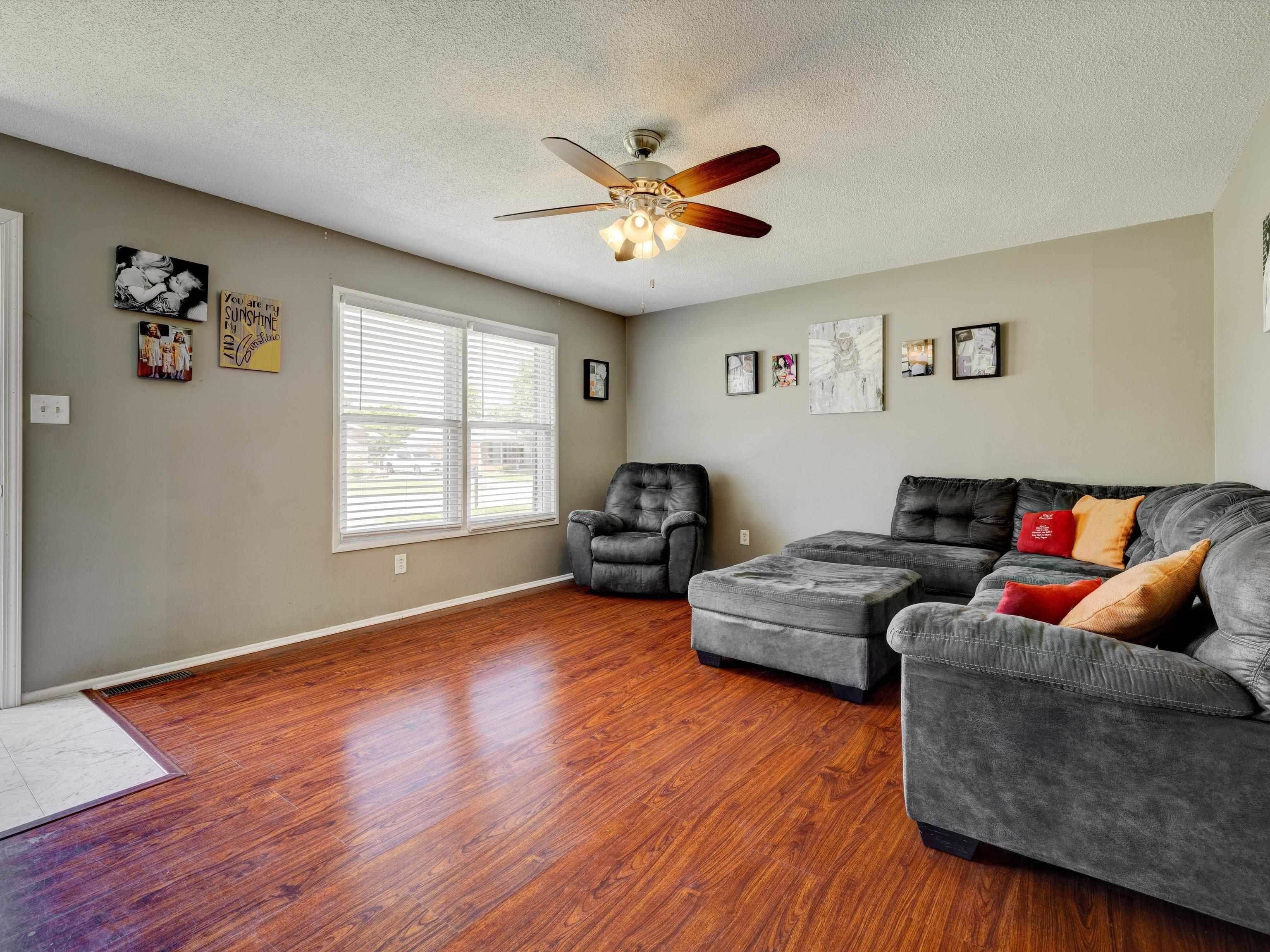153 Hummingbird, Owensboro, Kentucky 42301, 3 Bedrooms Bedrooms, ,1 BathroomBathrooms,Single Family Residence,For Sale,Hummingbird,91240