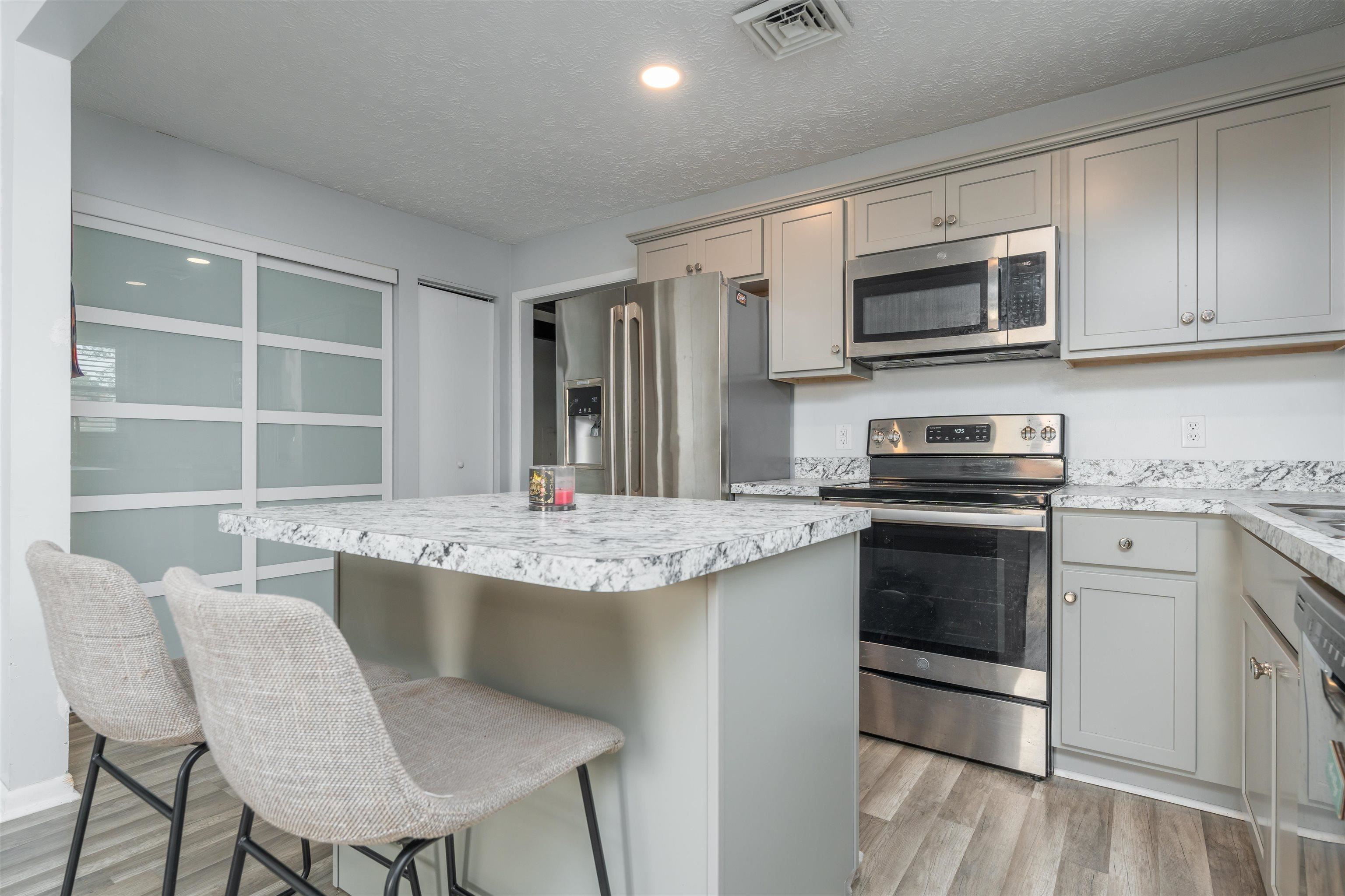 420 Catalina Drive, Owensboro, Kentucky 42303, 3 Bedrooms Bedrooms, ,1 BathroomBathrooms,Single Family Residence,For Sale,Catalina Drive,91244
