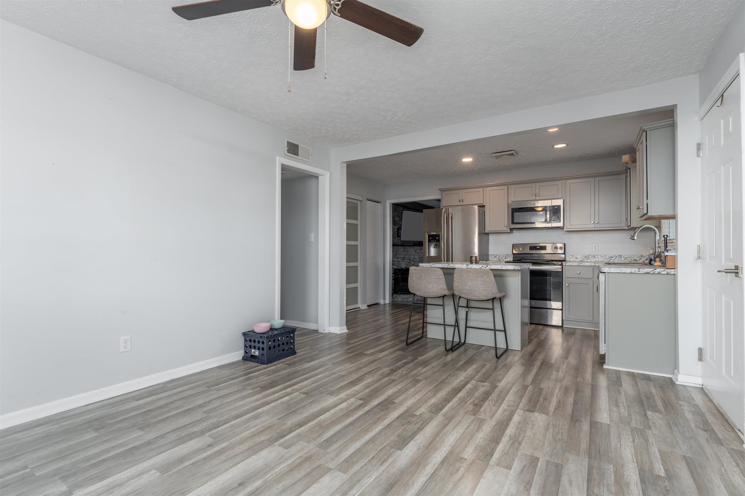 420 Catalina Drive, Owensboro, Kentucky 42303, 3 Bedrooms Bedrooms, ,1 BathroomBathrooms,Single Family Residence,For Sale,Catalina Drive,91244