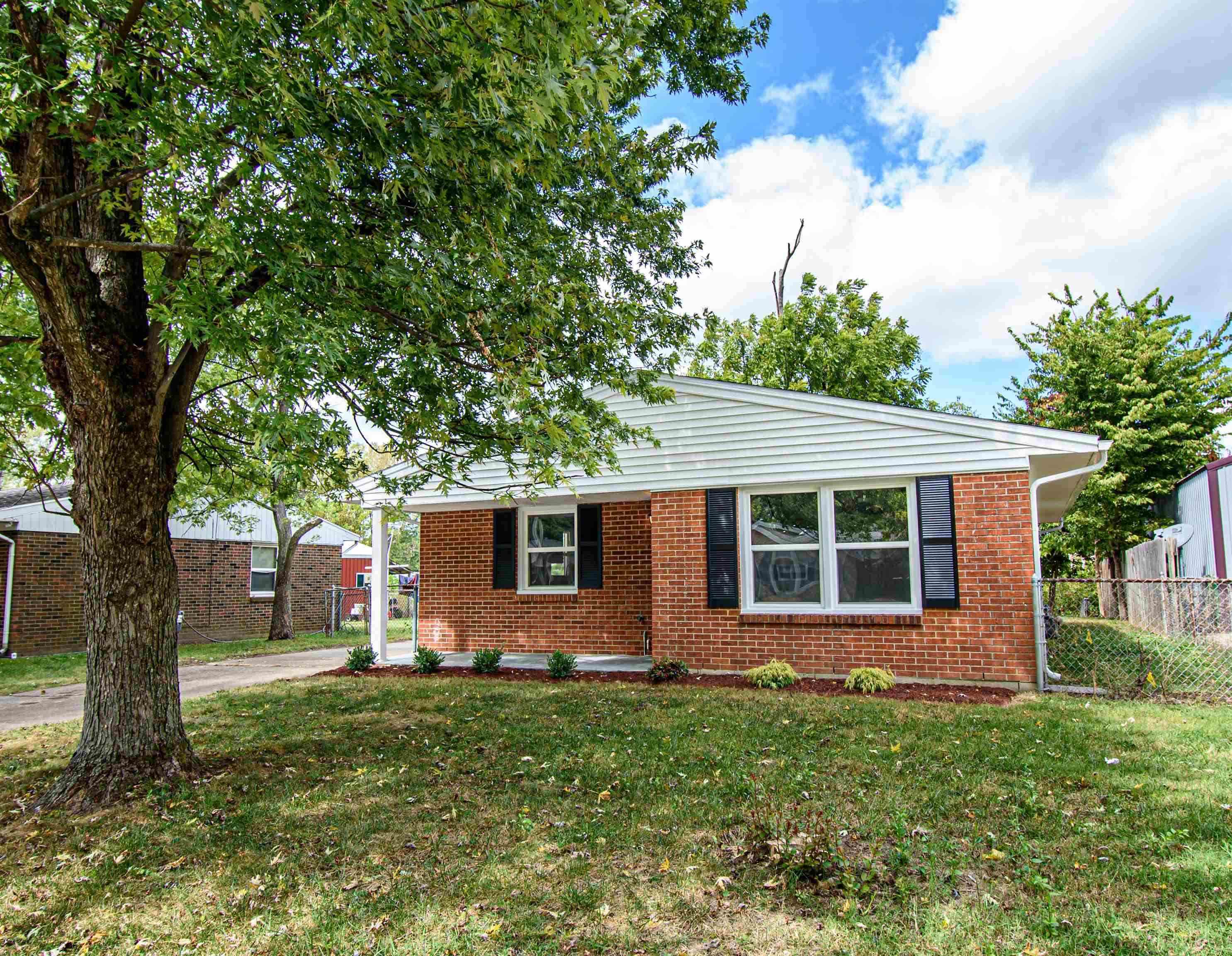 3007 Yosemite Drive, Owensboro, Kentucky 42301, 3 Bedrooms Bedrooms, ,1 BathroomBathrooms,Single Family Residence,For Sale,Yosemite Drive,91246