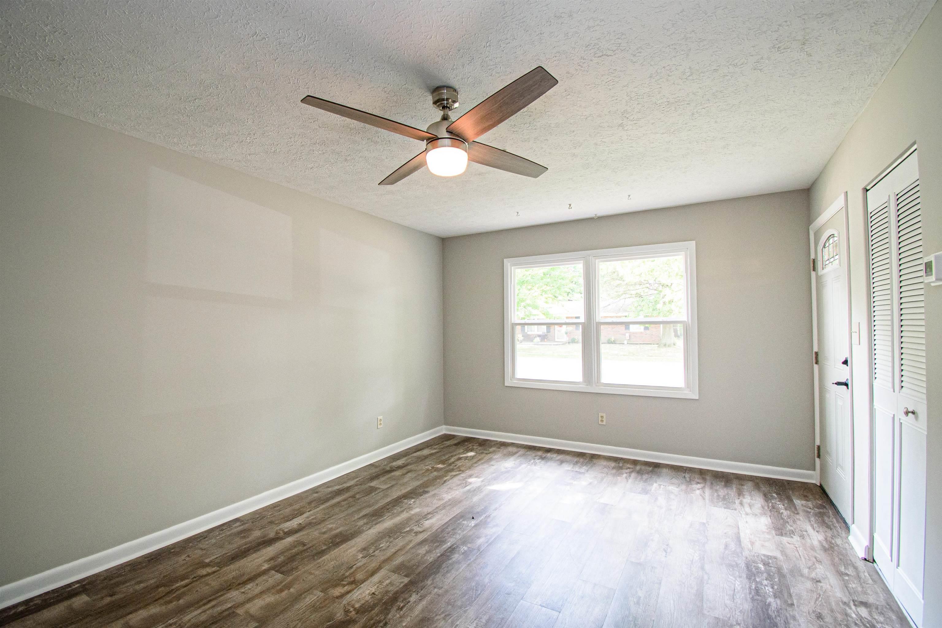 3007 Yosemite Drive, Owensboro, Kentucky 42301, 3 Bedrooms Bedrooms, ,1 BathroomBathrooms,Single Family Residence,For Sale,Yosemite Drive,91246