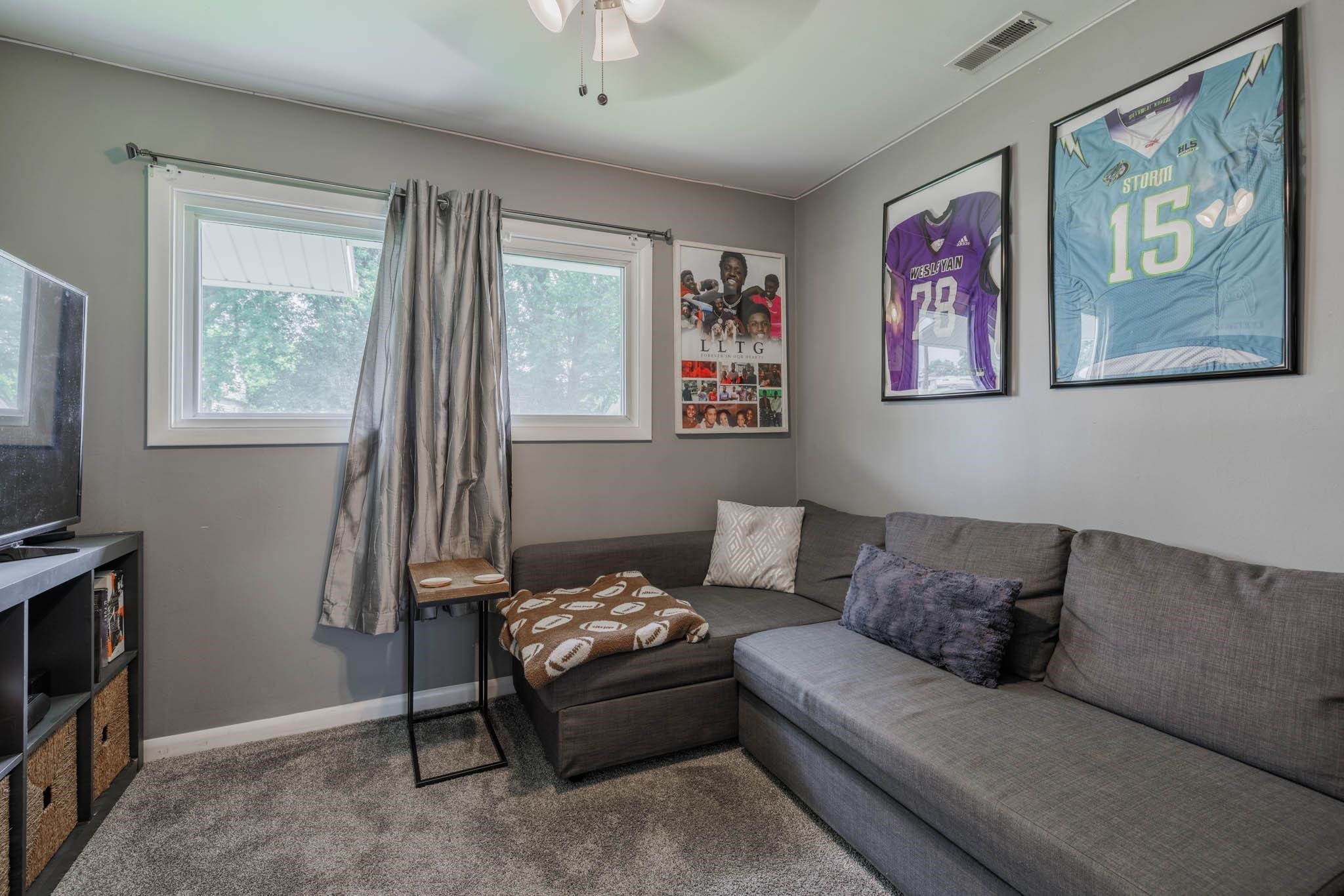 664 Fargo Street, Owensboro, Kentucky 42301, 3 Bedrooms Bedrooms, ,1 BathroomBathrooms,Single Family Residence,For Sale,Fargo Street,91248
