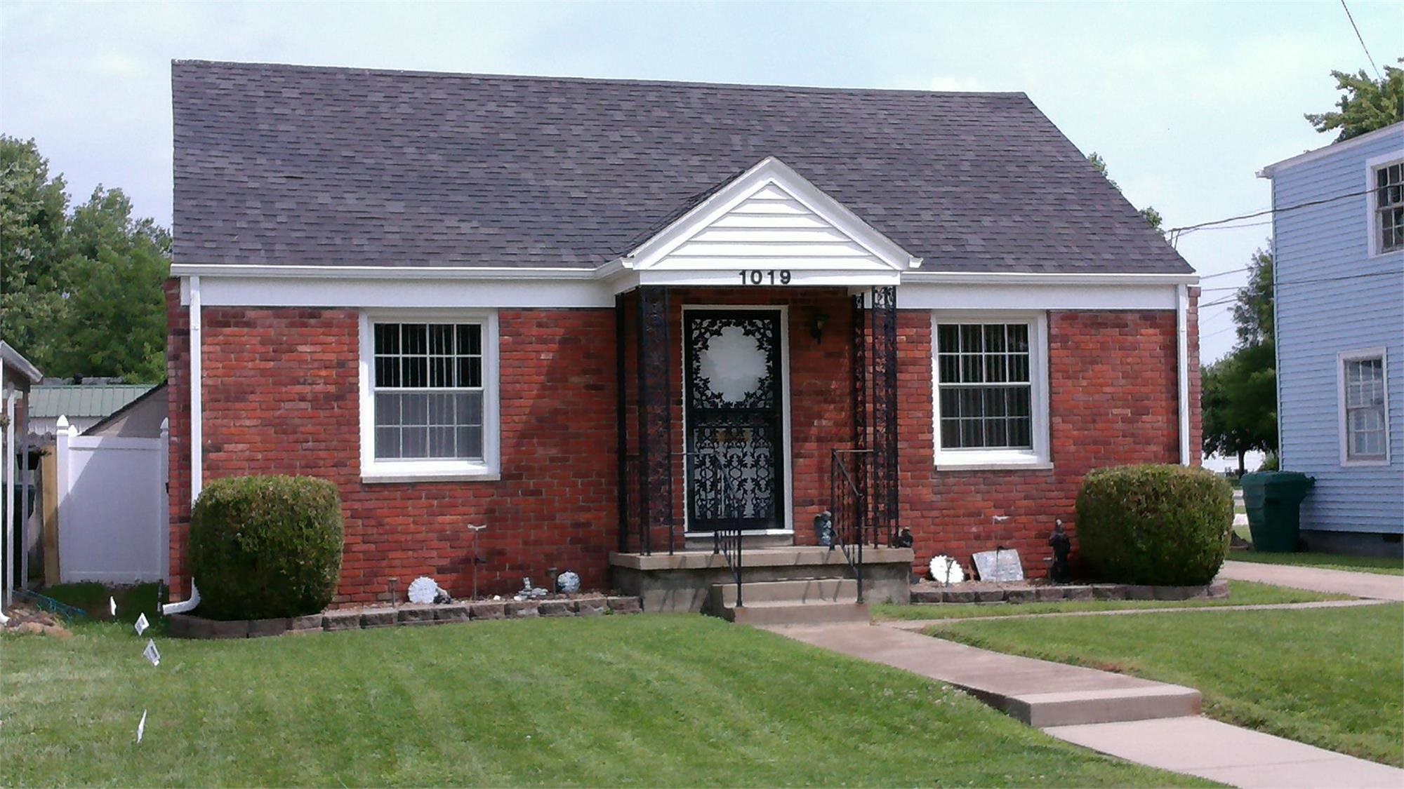 1019 21st Street, Owensboro, Kentucky 42303, 2 Bedrooms Bedrooms, ,1 BathroomBathrooms,Single Family Residence,For Sale,21st Street,91250