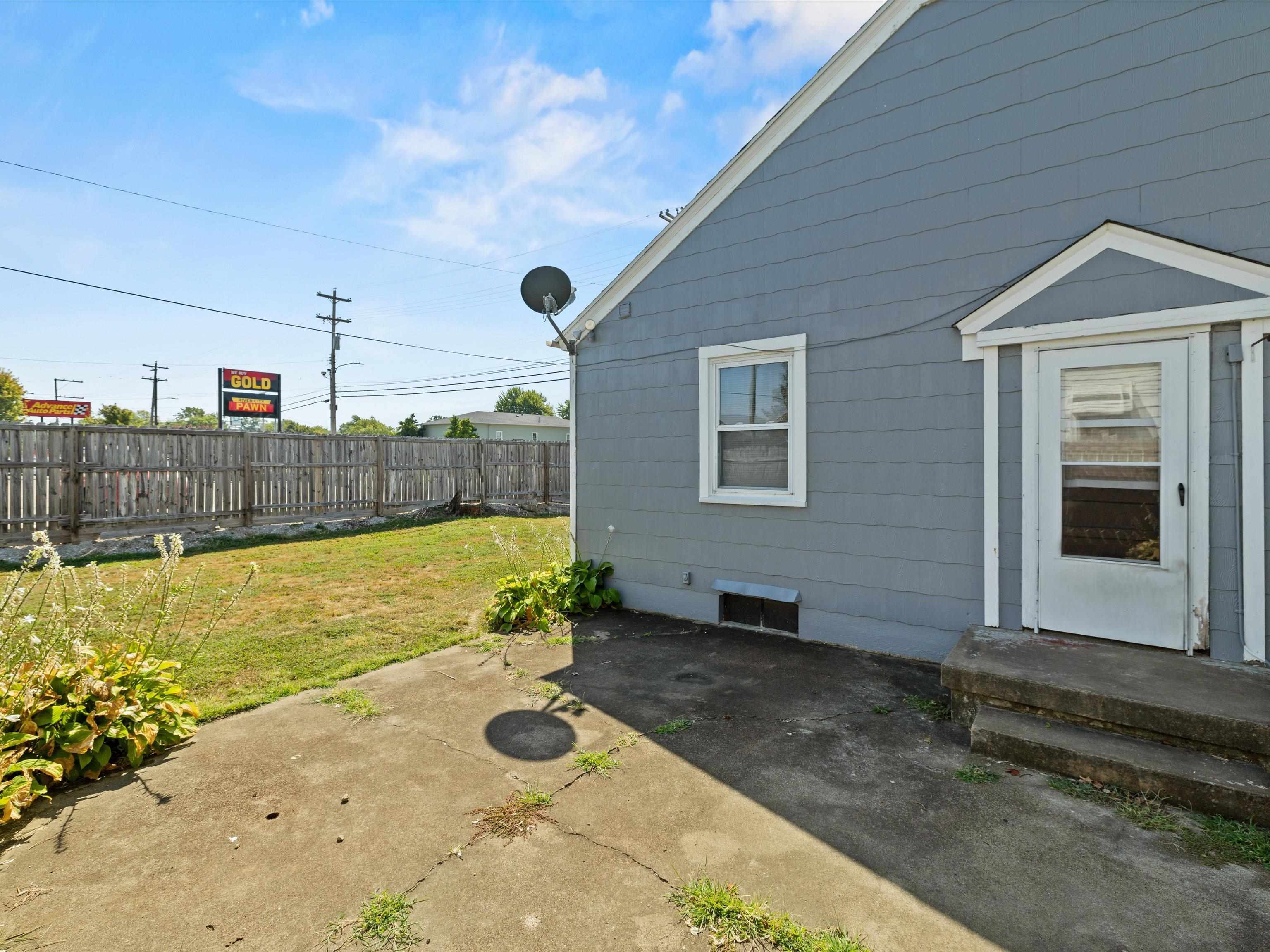 1747 Virginia Court, Owensboro, Kentucky 42303, 2 Bedrooms Bedrooms, ,1 BathroomBathrooms,Single Family Residence,For Sale,Virginia Court,91251