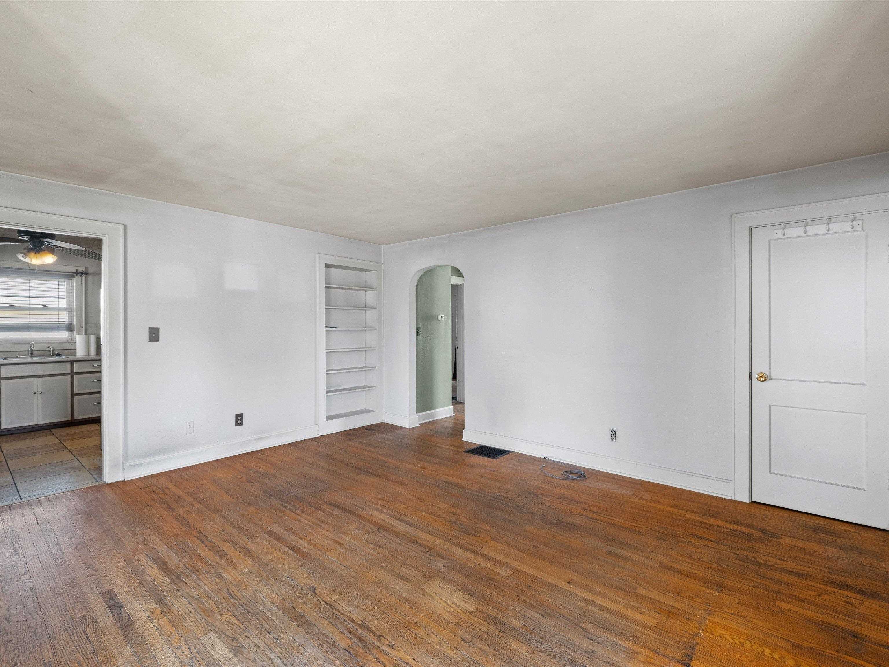 1747 Virginia Court, Owensboro, Kentucky 42303, 2 Bedrooms Bedrooms, ,1 BathroomBathrooms,Single Family Residence,For Sale,Virginia Court,91251