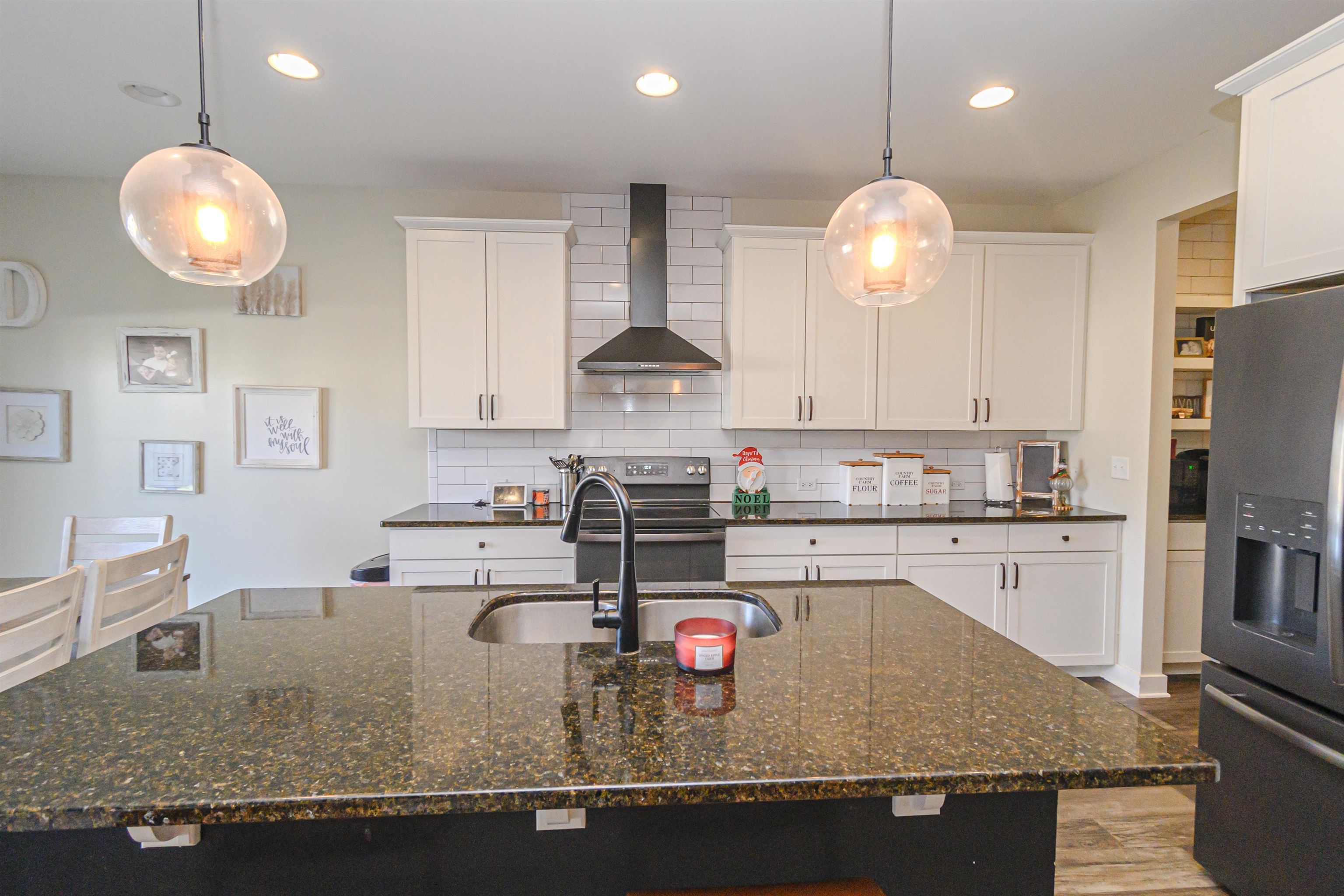 3965 Little Bluestem Dr, Owensboro, Kentucky 42303, 5 Bedrooms Bedrooms, ,2 BathroomsBathrooms,Single Family Residence,For Sale,Little Bluestem Dr,91255