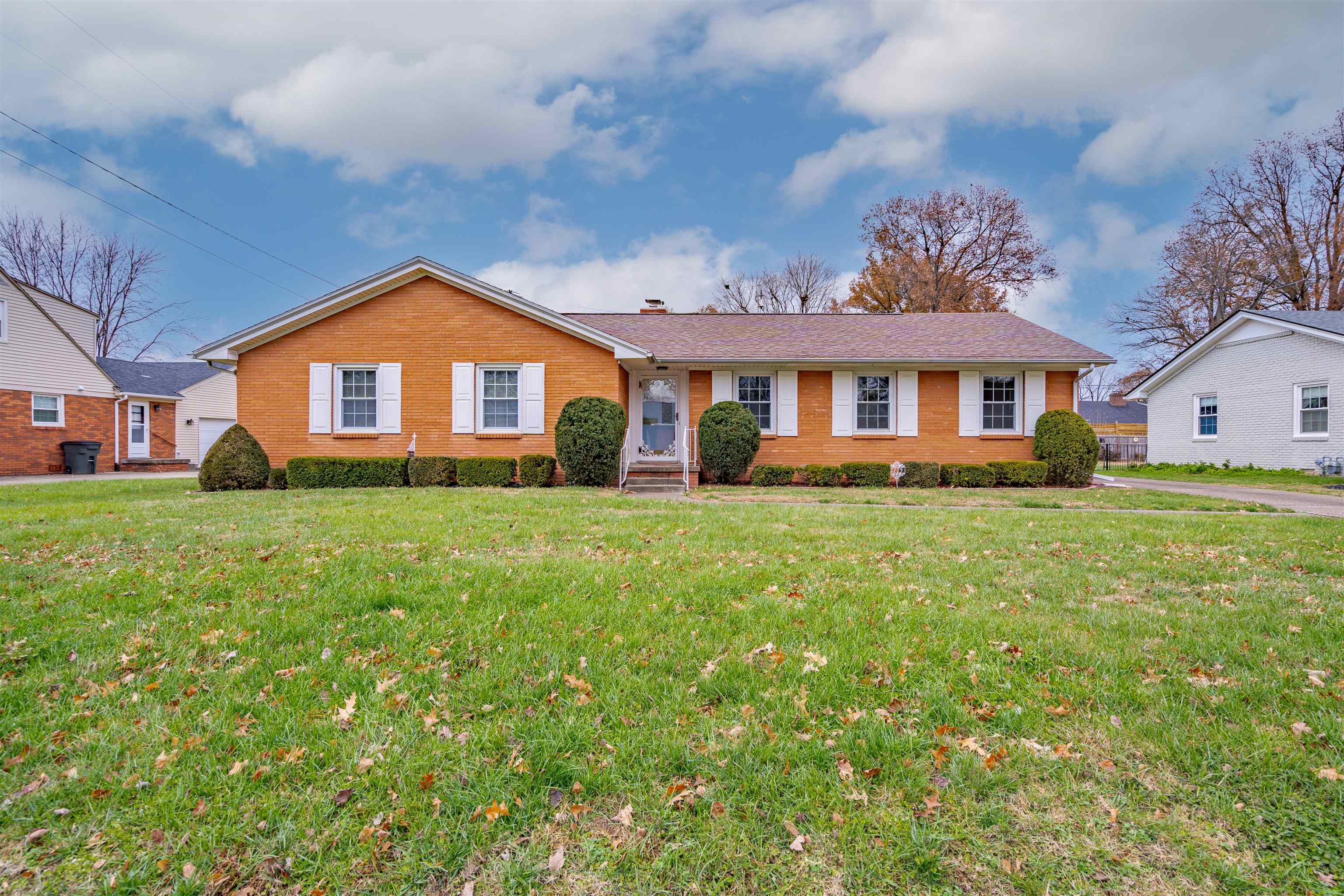 2175 Stratford Dr, Owensboro, Kentucky 42301, 3 Bedrooms Bedrooms, ,2 BathroomsBathrooms,Single Family Residence,For Sale,Stratford Dr,91257
