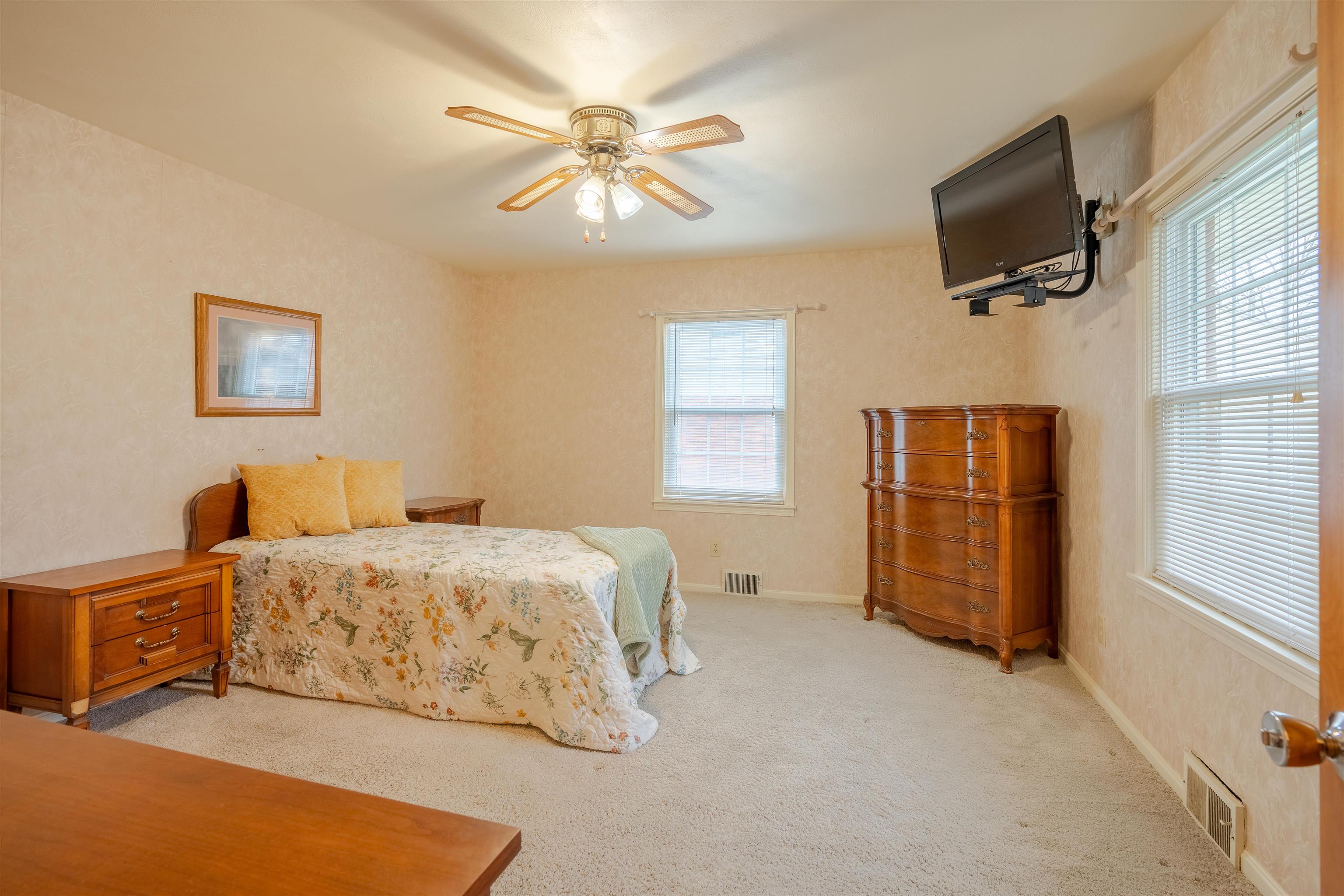 2175 Stratford Dr, Owensboro, Kentucky 42301, 3 Bedrooms Bedrooms, ,2 BathroomsBathrooms,Single Family Residence,For Sale,Stratford Dr,91257