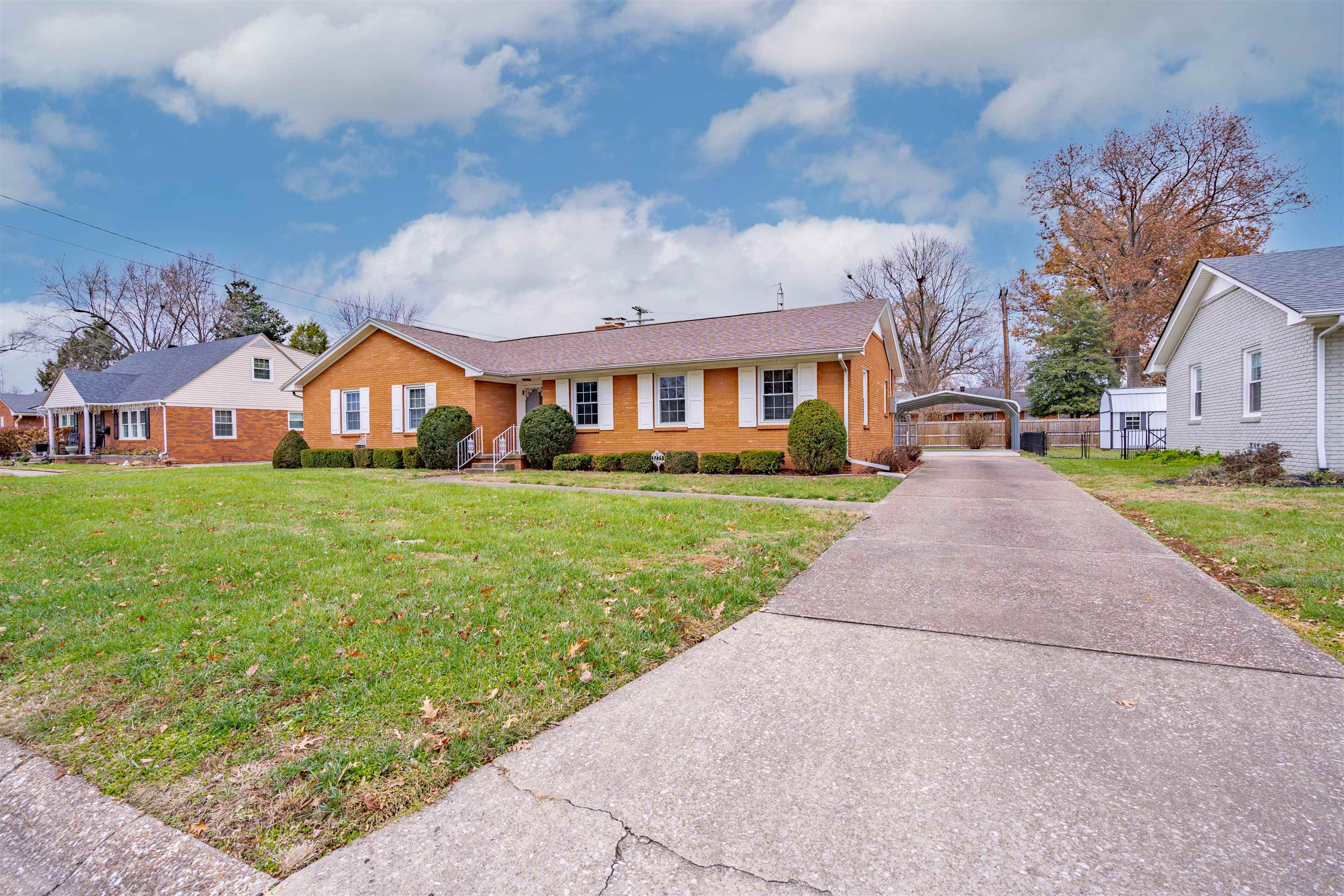 2175 Stratford Dr, Owensboro, Kentucky 42301, 3 Bedrooms Bedrooms, ,2 BathroomsBathrooms,Single Family Residence,For Sale,Stratford Dr,91257