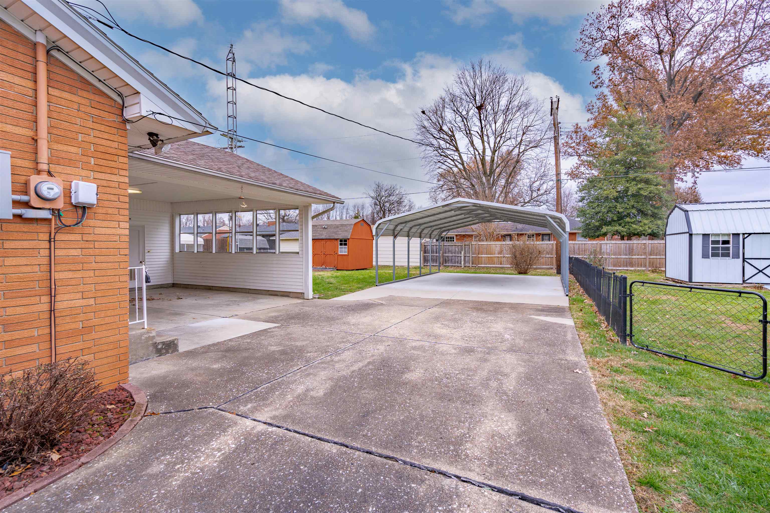 2175 Stratford Dr, Owensboro, Kentucky 42301, 3 Bedrooms Bedrooms, ,2 BathroomsBathrooms,Single Family Residence,For Sale,Stratford Dr,91257