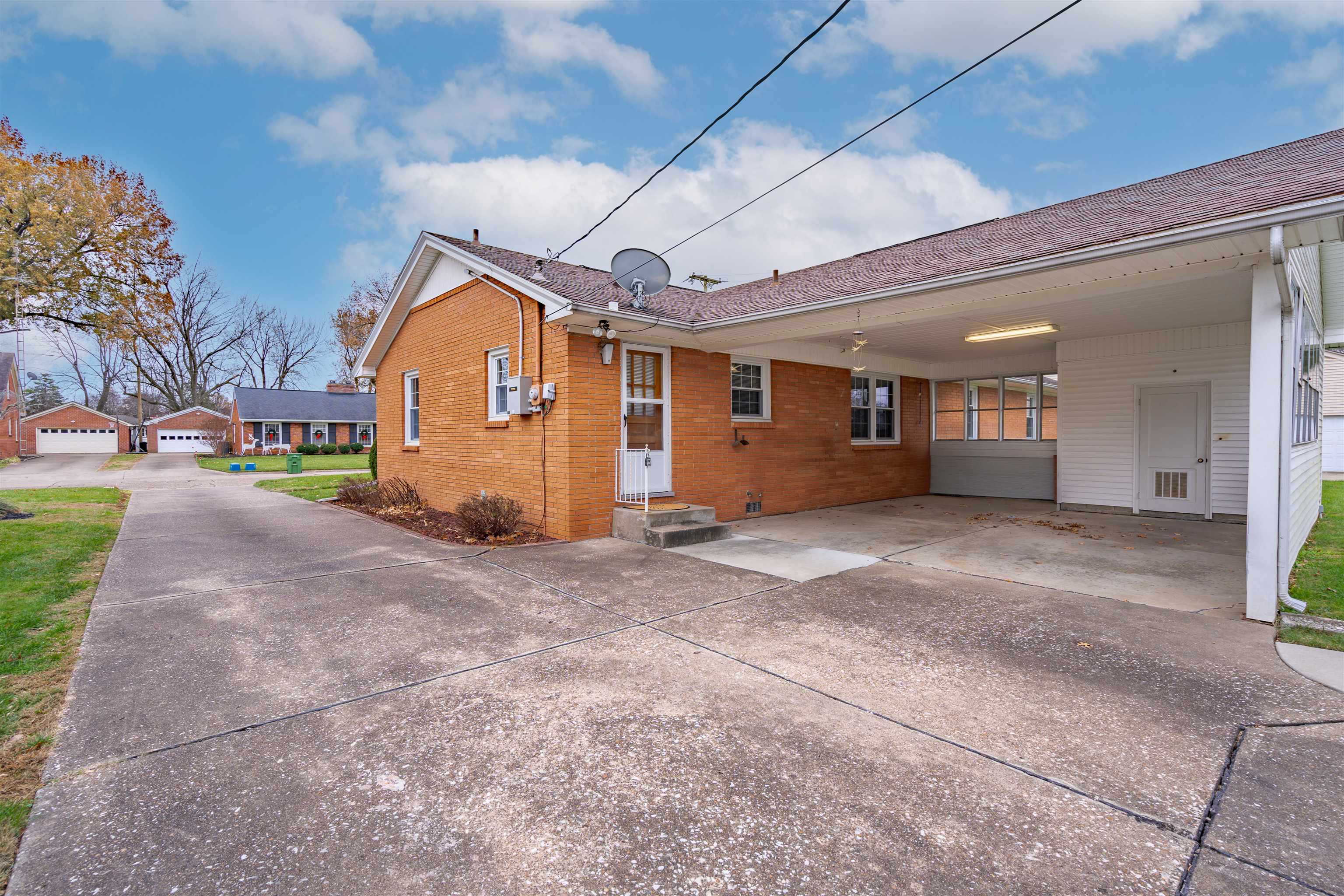 2175 Stratford Dr, Owensboro, Kentucky 42301, 3 Bedrooms Bedrooms, ,2 BathroomsBathrooms,Single Family Residence,For Sale,Stratford Dr,91257