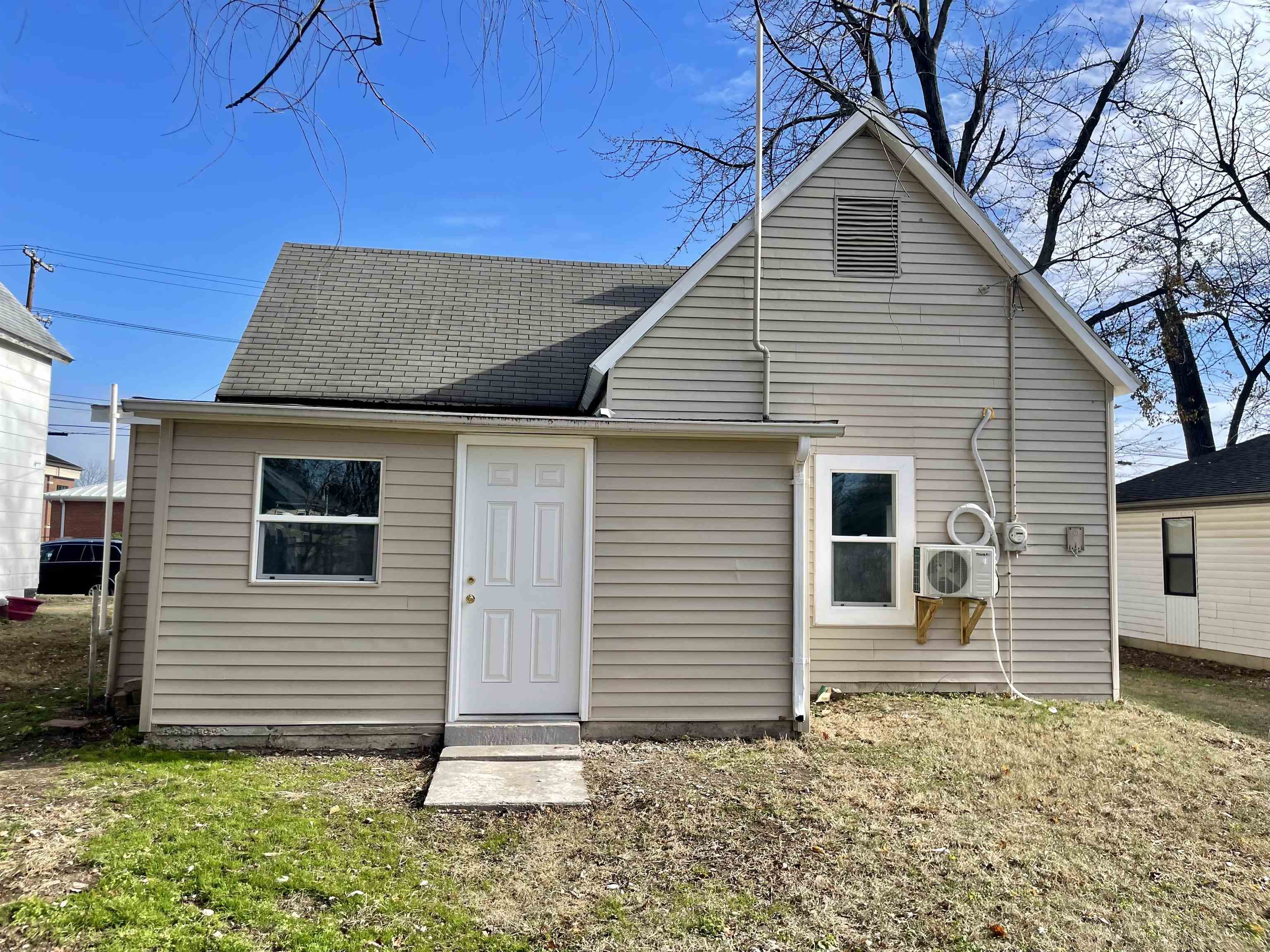 520 Foust Avenue, Owensboro, Kentucky 42301, 2 Bedrooms Bedrooms, ,1 BathroomBathrooms,Single Family Residence,For Sale,Foust Avenue,91258