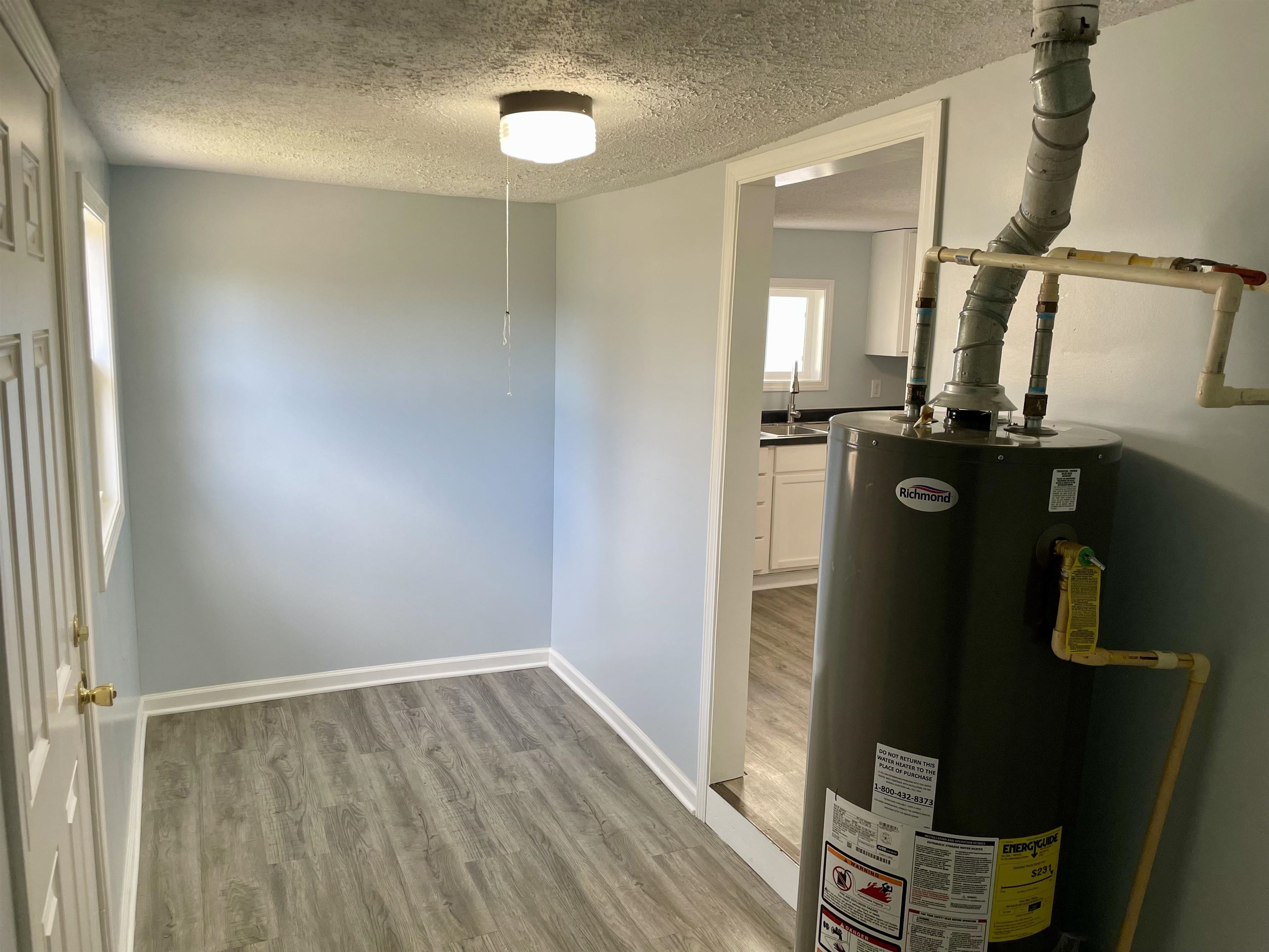 520 Foust Avenue, Owensboro, Kentucky 42301, 2 Bedrooms Bedrooms, ,1 BathroomBathrooms,Single Family Residence,For Sale,Foust Avenue,91258