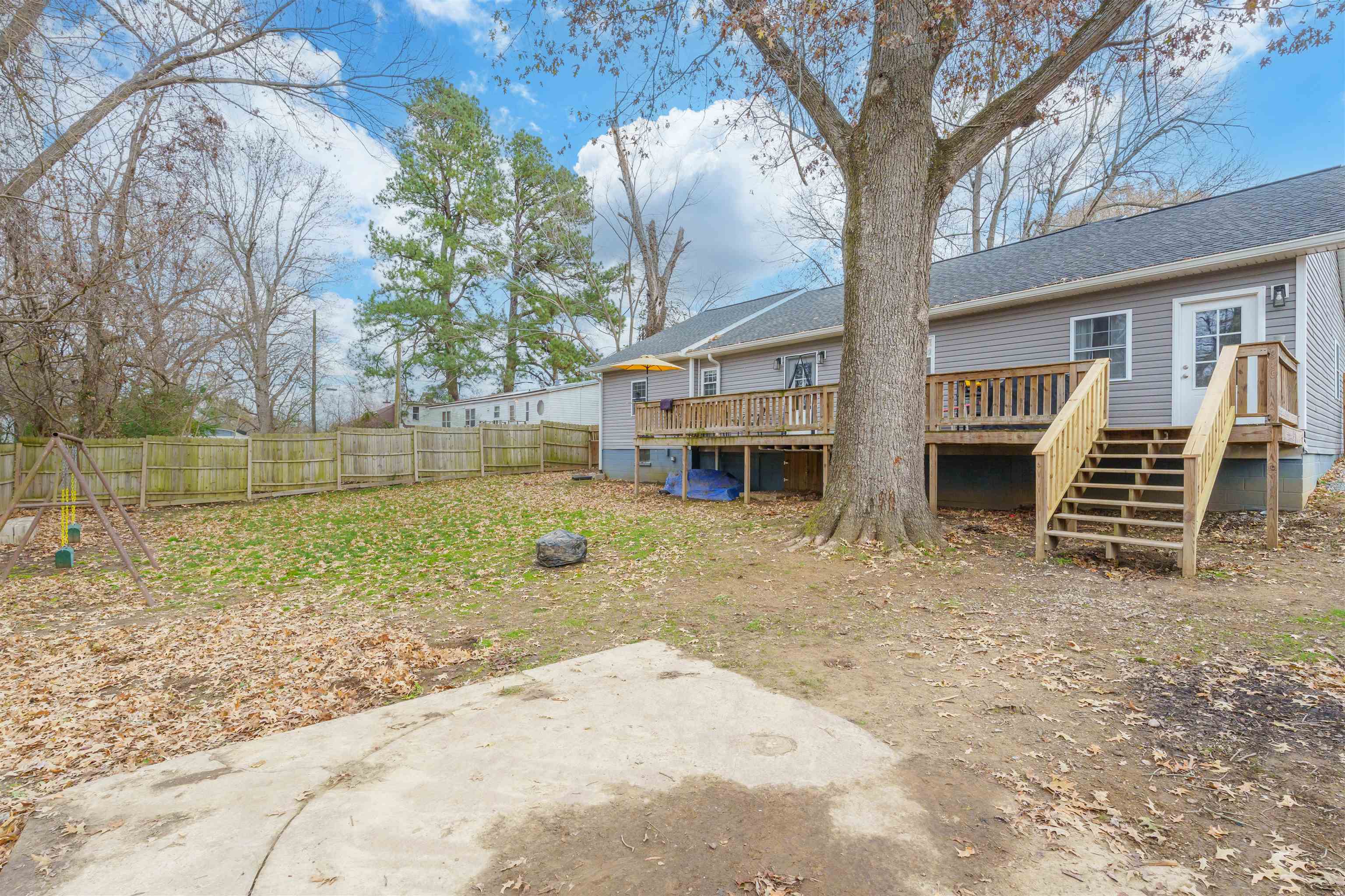 717 Center St, Central City, Kentucky 42330, 4 Bedrooms Bedrooms, ,3 BathroomsBathrooms,Single Family Residence,For Sale,Center St,91267