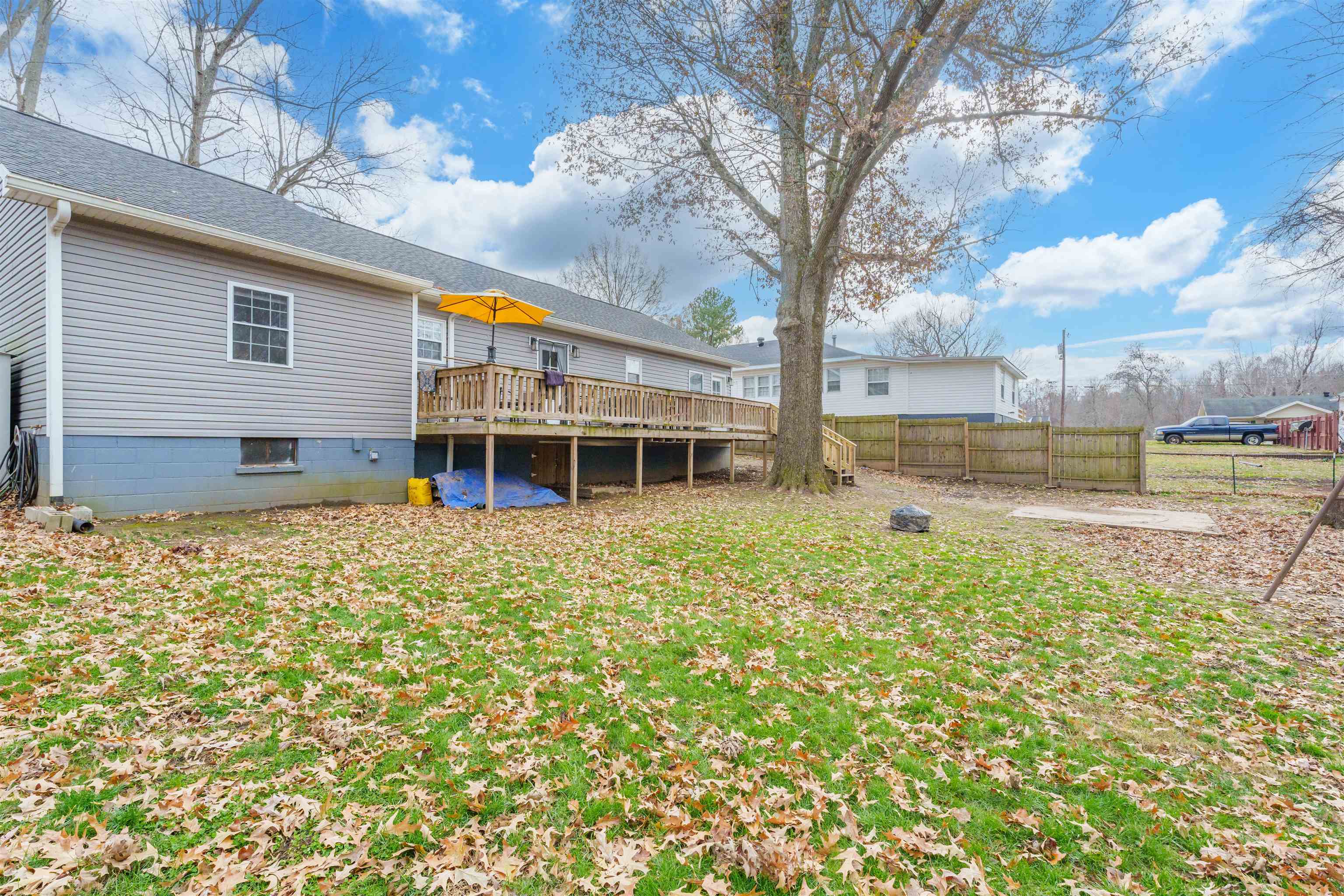717 Center St, Central City, Kentucky 42330, 4 Bedrooms Bedrooms, ,3 BathroomsBathrooms,Single Family Residence,For Sale,Center St,91267