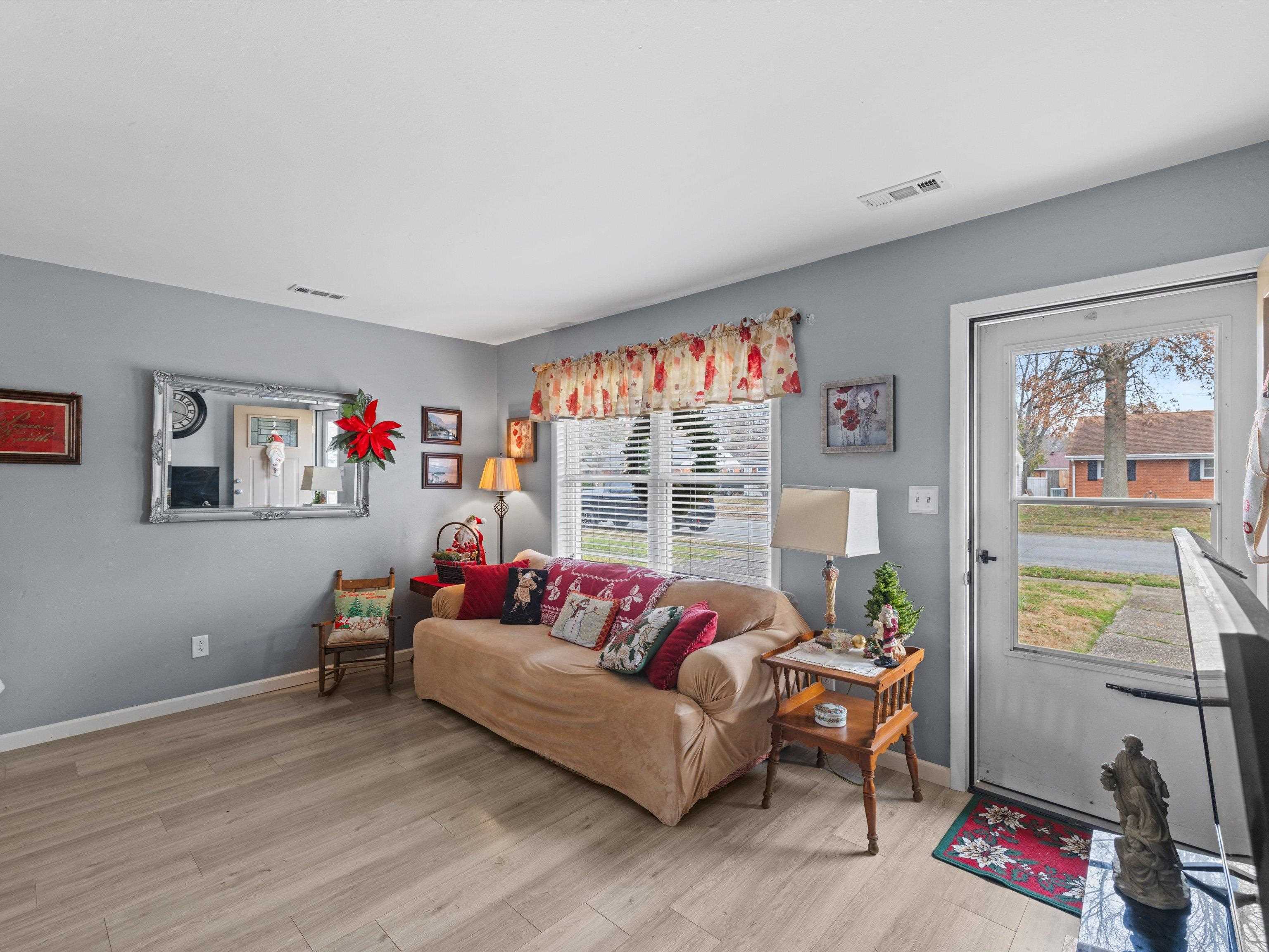 3818 Shelly Drive, Owensboro, Kentucky 42301, 3 Bedrooms Bedrooms, ,1 BathroomBathrooms,Single Family Residence,For Sale,Shelly Drive,91271