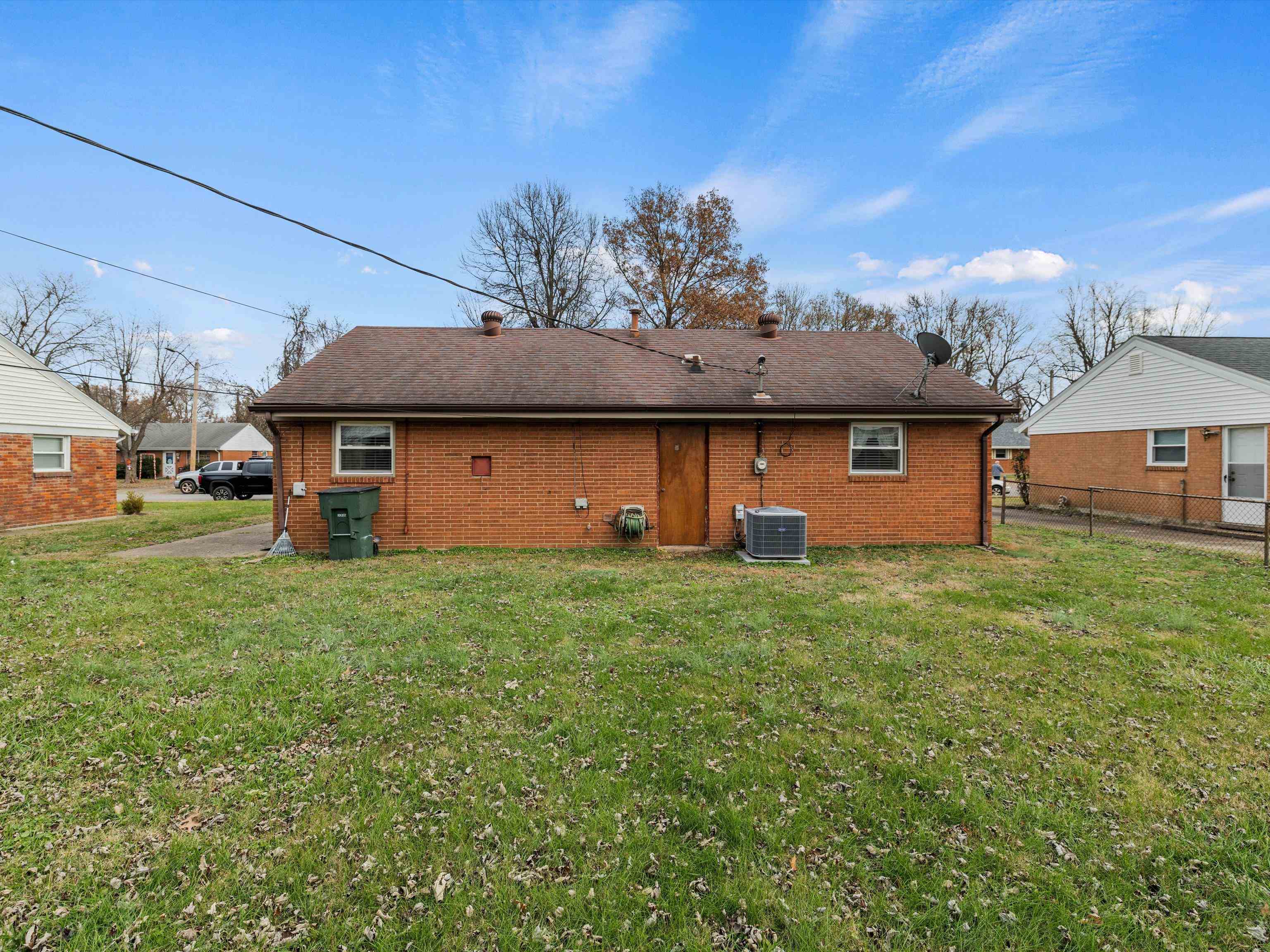 3818 Shelly Drive, Owensboro, Kentucky 42301, 3 Bedrooms Bedrooms, ,1 BathroomBathrooms,Single Family Residence,For Sale,Shelly Drive,91271