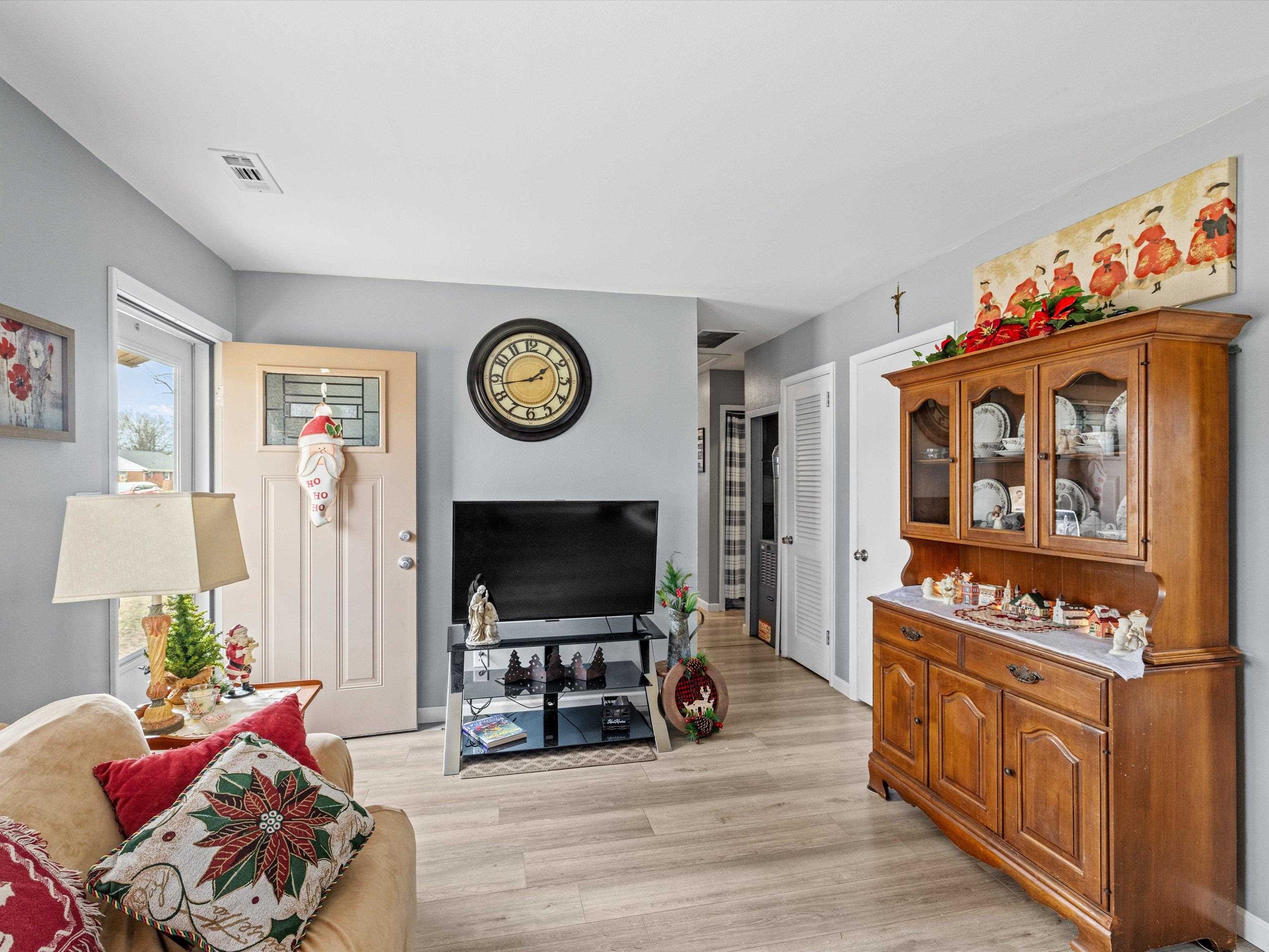3818 Shelly Drive, Owensboro, Kentucky 42301, 3 Bedrooms Bedrooms, ,1 BathroomBathrooms,Single Family Residence,For Sale,Shelly Drive,91271