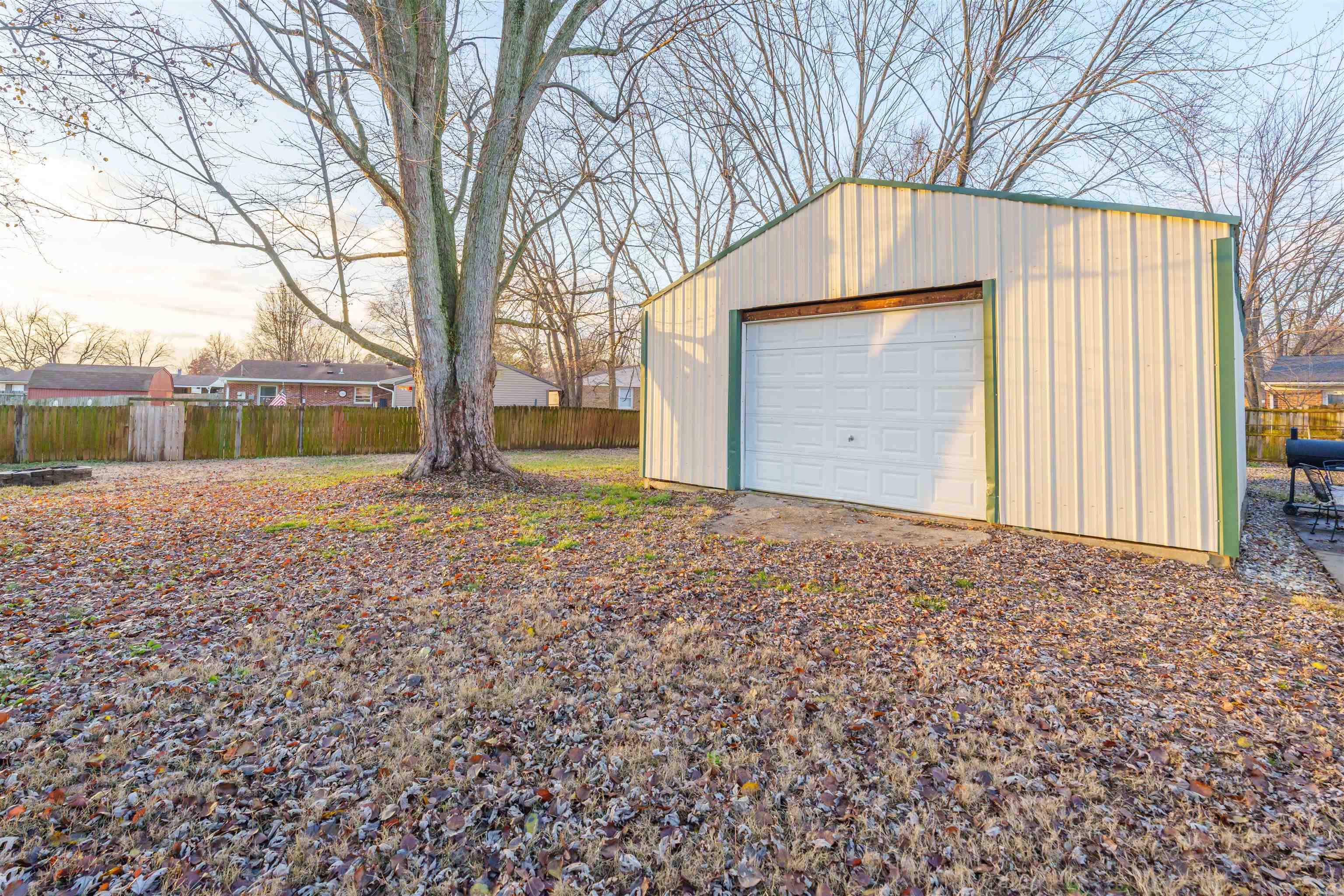 767 Haley Lane, Owensboro, Kentucky 42301, 3 Bedrooms Bedrooms, ,1 BathroomBathrooms,Single Family Residence,For Sale,Haley Lane,91277