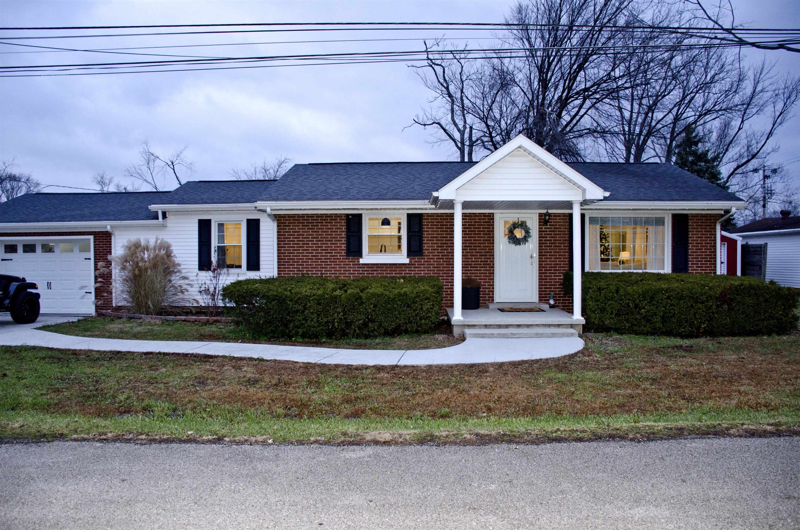 7044 Abell Lane, NEWBURGH, Indiana 47630, 4 Bedrooms Bedrooms, ,2 BathroomsBathrooms,Single Family Residence,For Sale,Abell Lane,91283