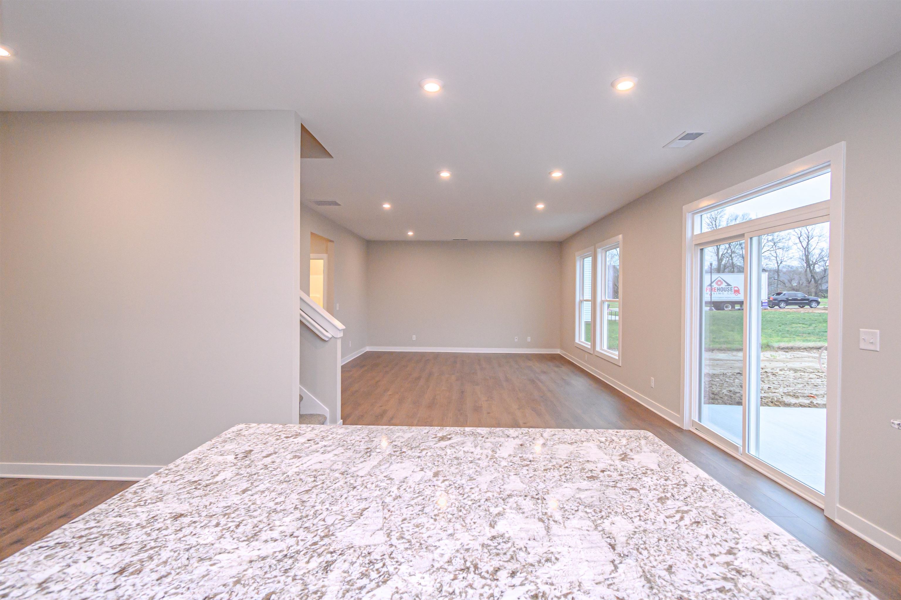 1081 Quartz Dr, Owensboro, Kentucky 42301, 5 Bedrooms Bedrooms, ,3 BathroomsBathrooms,Single Family Residence,For Sale,Quartz Dr,91286