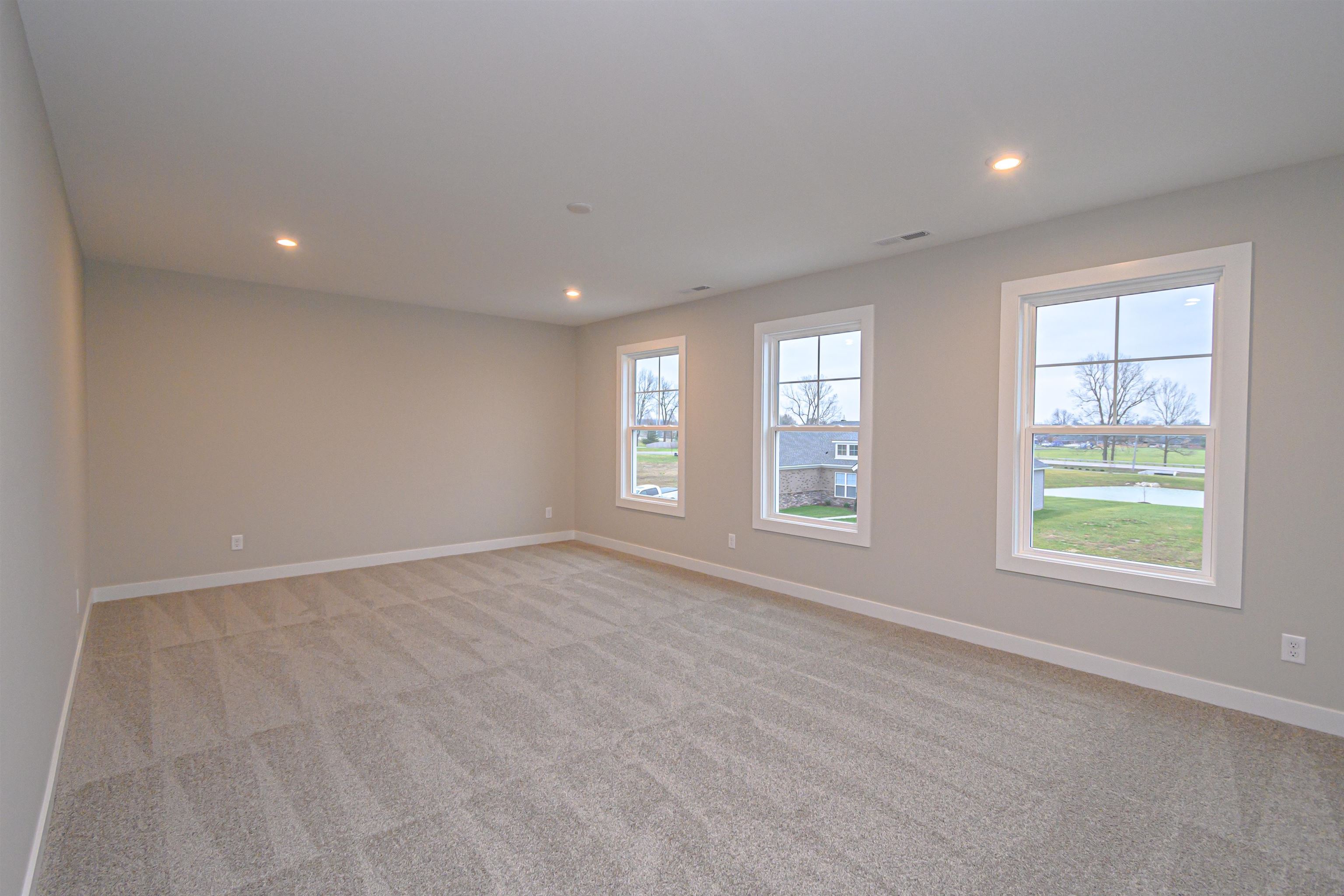1081 Quartz Dr, Owensboro, Kentucky 42301, 5 Bedrooms Bedrooms, ,3 BathroomsBathrooms,Single Family Residence,For Sale,Quartz Dr,91286
