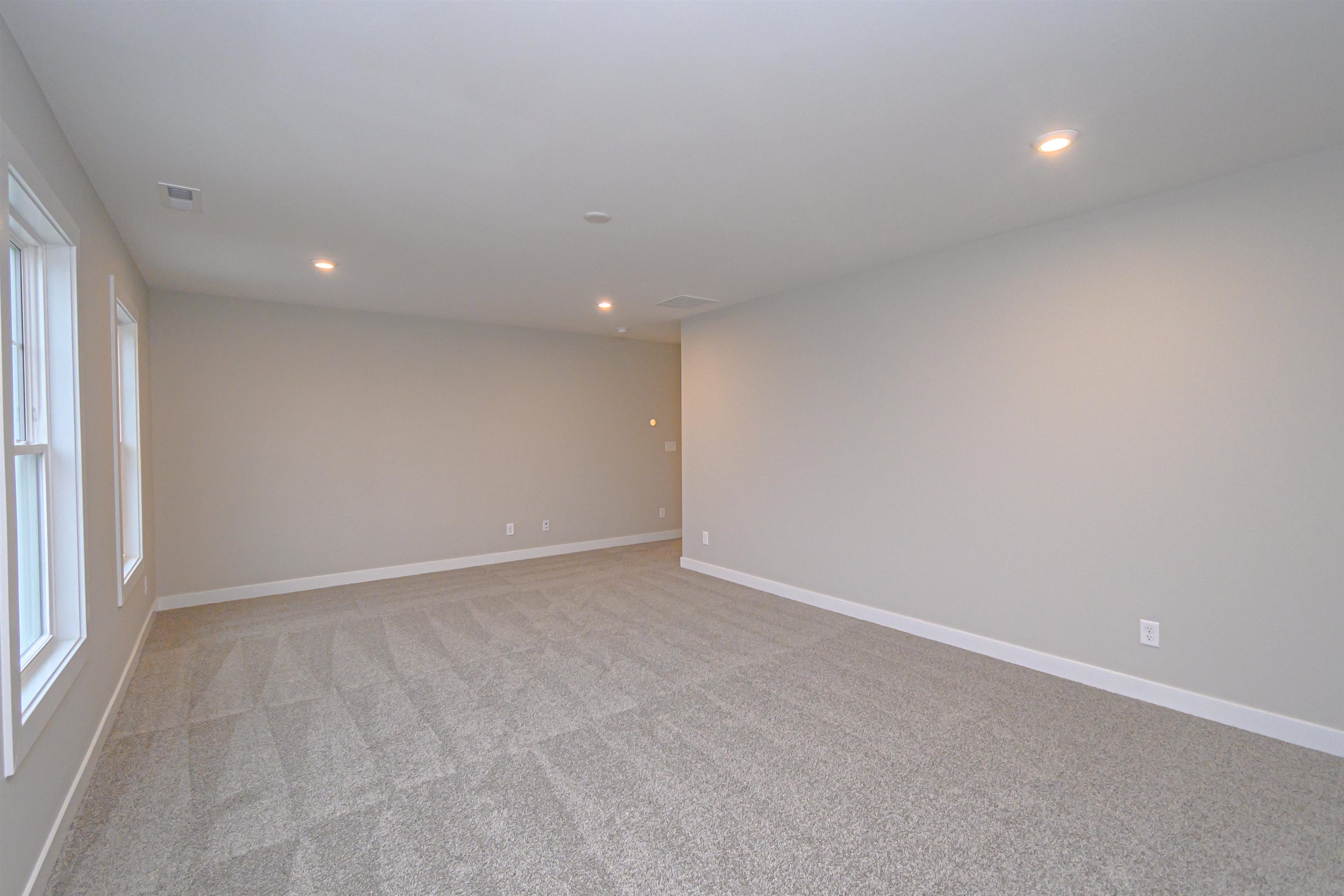 1081 Quartz Dr, Owensboro, Kentucky 42301, 5 Bedrooms Bedrooms, ,3 BathroomsBathrooms,Single Family Residence,For Sale,Quartz Dr,91286