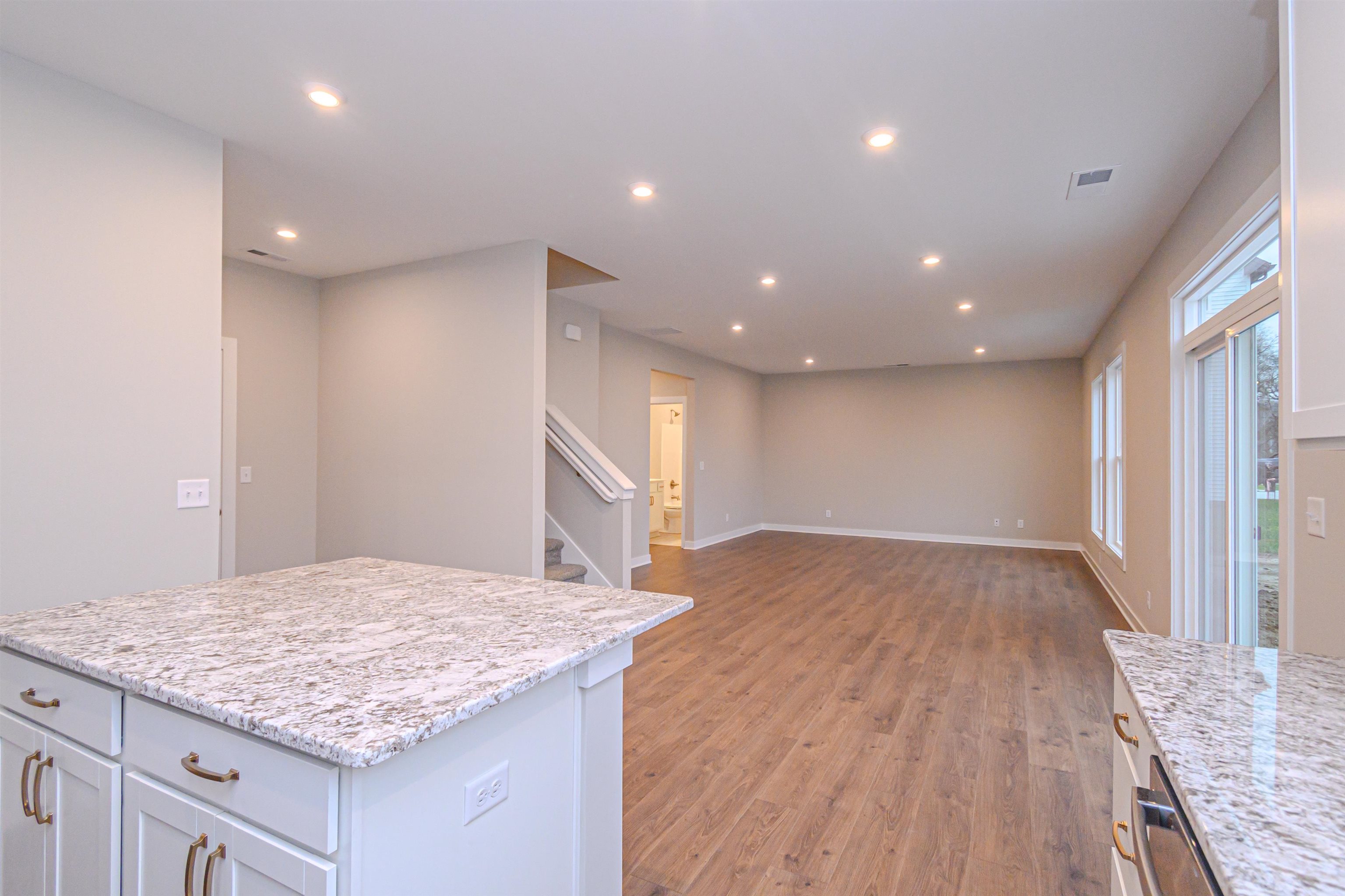 1081 Quartz Dr, Owensboro, Kentucky 42301, 5 Bedrooms Bedrooms, ,3 BathroomsBathrooms,Single Family Residence,For Sale,Quartz Dr,91286