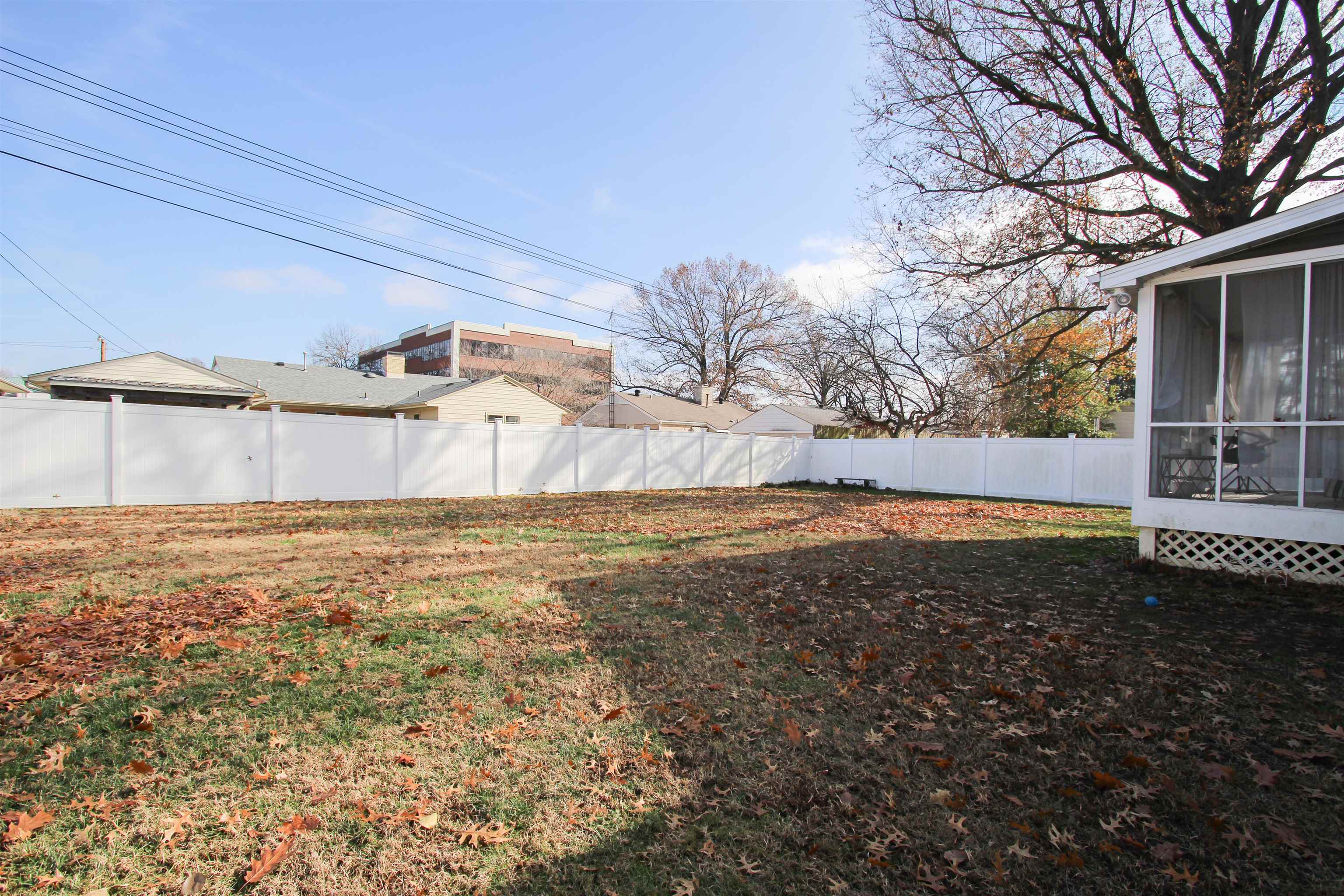 2213 Saint James Court, Owensboro, Kentucky 42301, 4 Bedrooms Bedrooms, ,2 BathroomsBathrooms,Single Family Residence,For Sale,Saint James Court,91289
