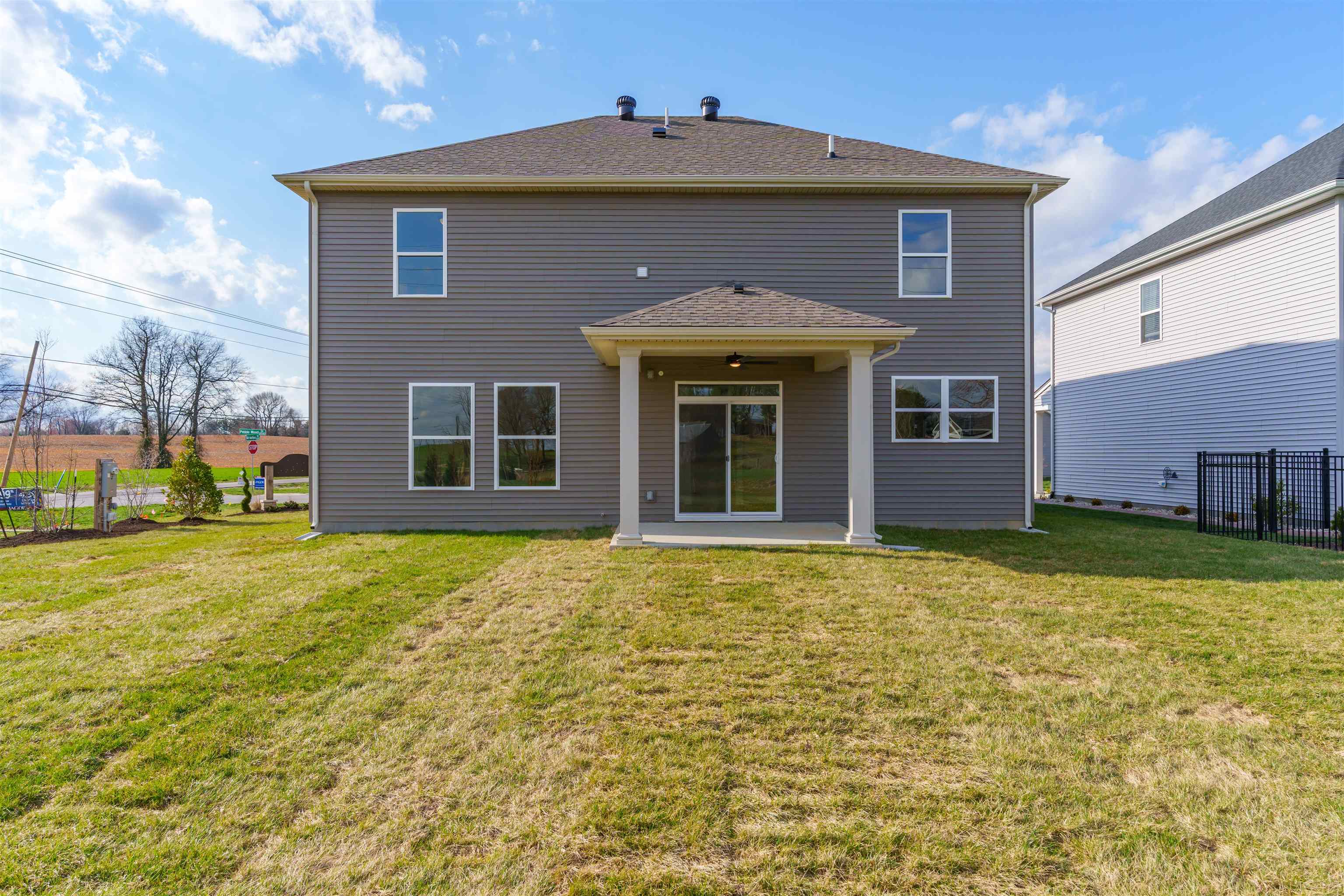 2010 Pebble Wood Dr, Owensboro, Kentucky 42303, 4 Bedrooms Bedrooms, ,2 BathroomsBathrooms,Single Family Residence,For Sale,Pebble Wood Dr,91290