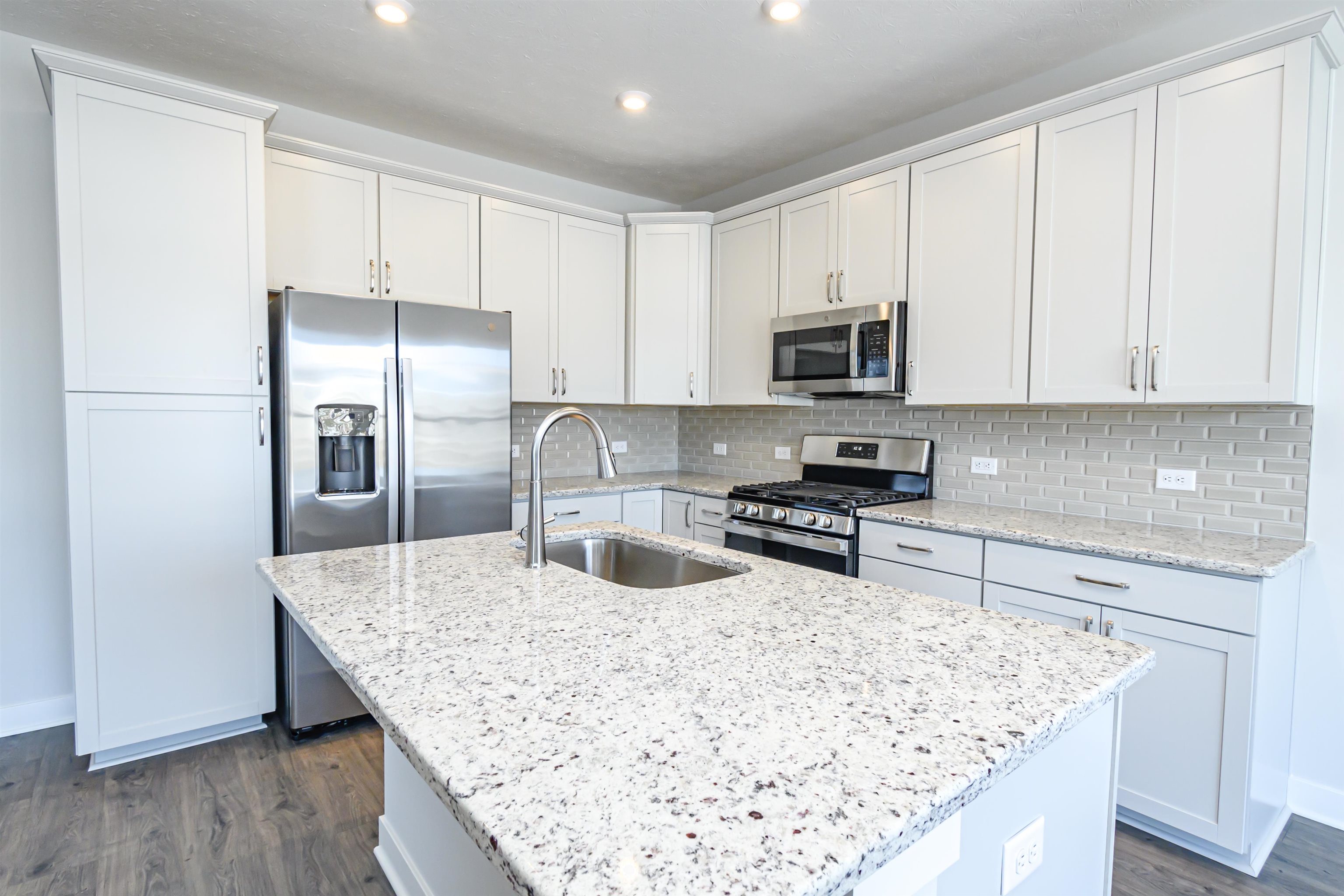 2061 Pebble Wood Drive, Owensboro, Kentucky 42303, 3 Bedrooms Bedrooms, ,2 BathroomsBathrooms,Single Family Residence,For Sale,Pebble Wood Drive,91291
