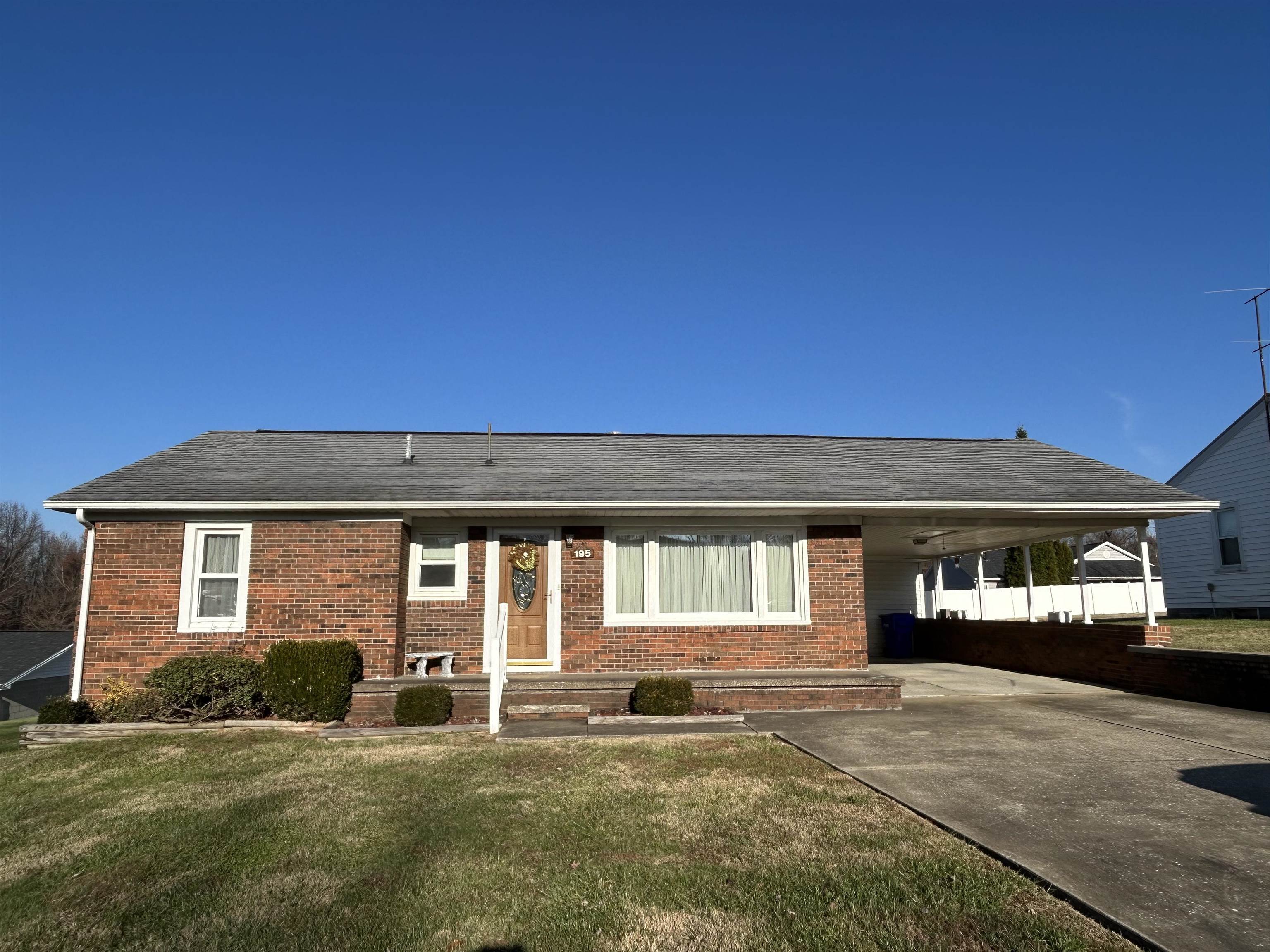 195 Mason St., Hawesville, Kentucky 42348, 3 Bedrooms Bedrooms, ,2 BathroomsBathrooms,Single Family Residence,For Sale,Mason St.,91292