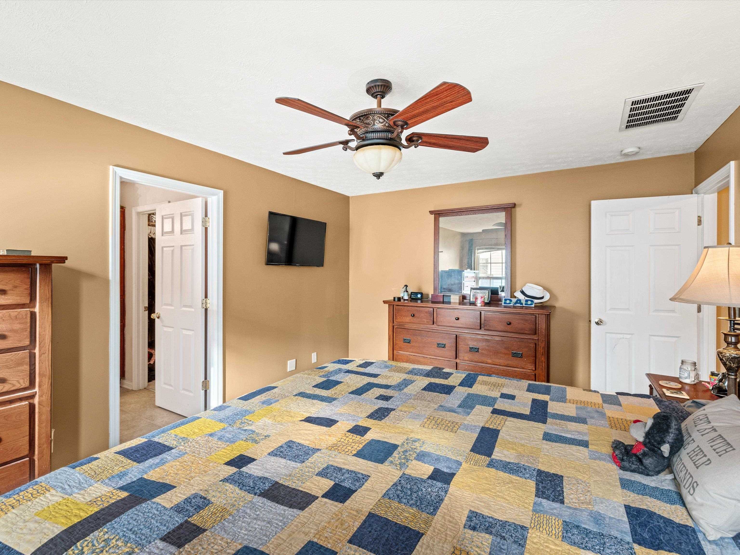3105 Avenue of the Parks, Owensboro, Kentucky 42303, 3 Bedrooms Bedrooms, ,2 BathroomsBathrooms,Single Family Residence,For Sale,Avenue of the Parks,91293