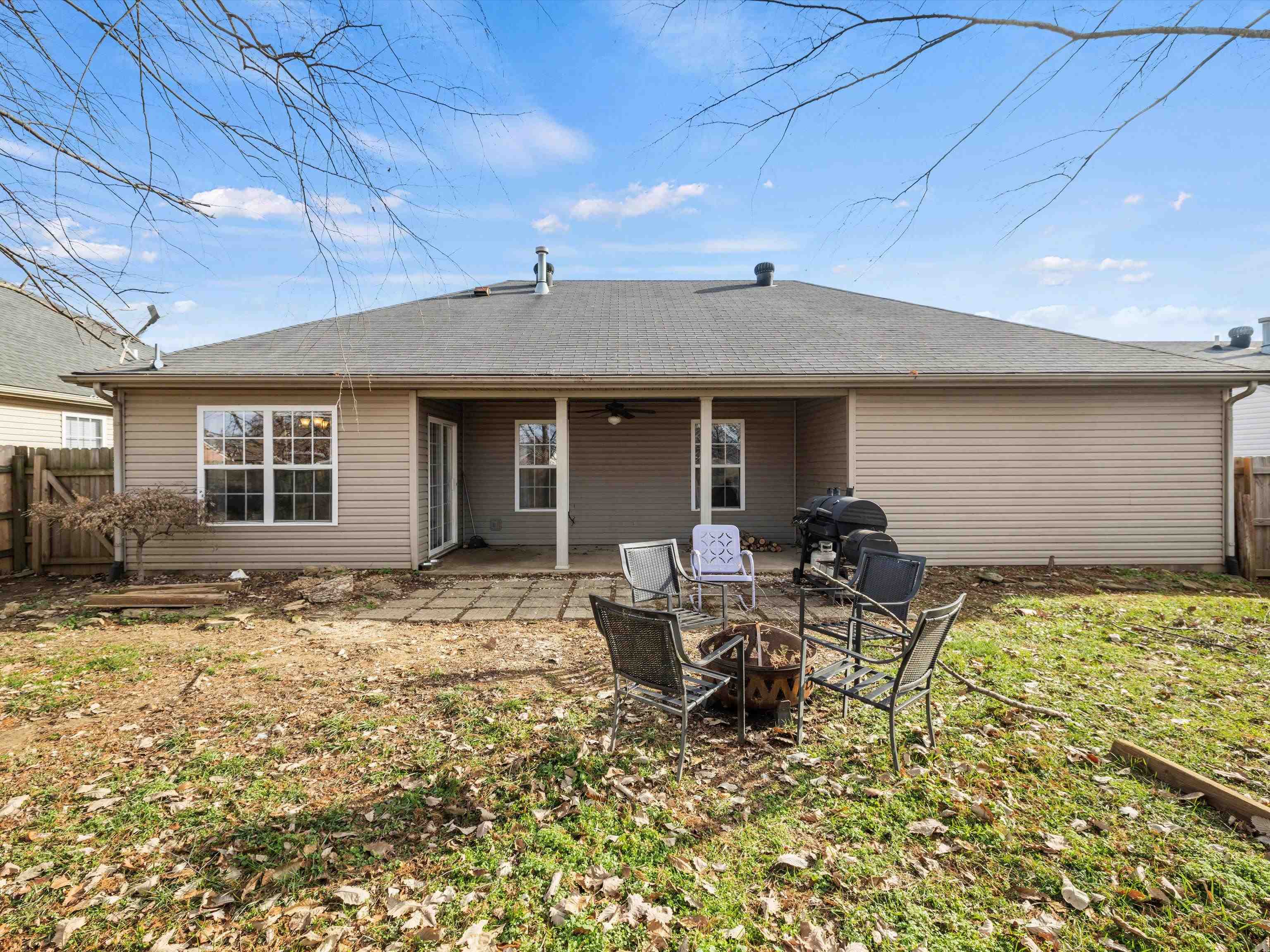 3105 Avenue of the Parks, Owensboro, Kentucky 42303, 3 Bedrooms Bedrooms, ,2 BathroomsBathrooms,Single Family Residence,For Sale,Avenue of the Parks,91293