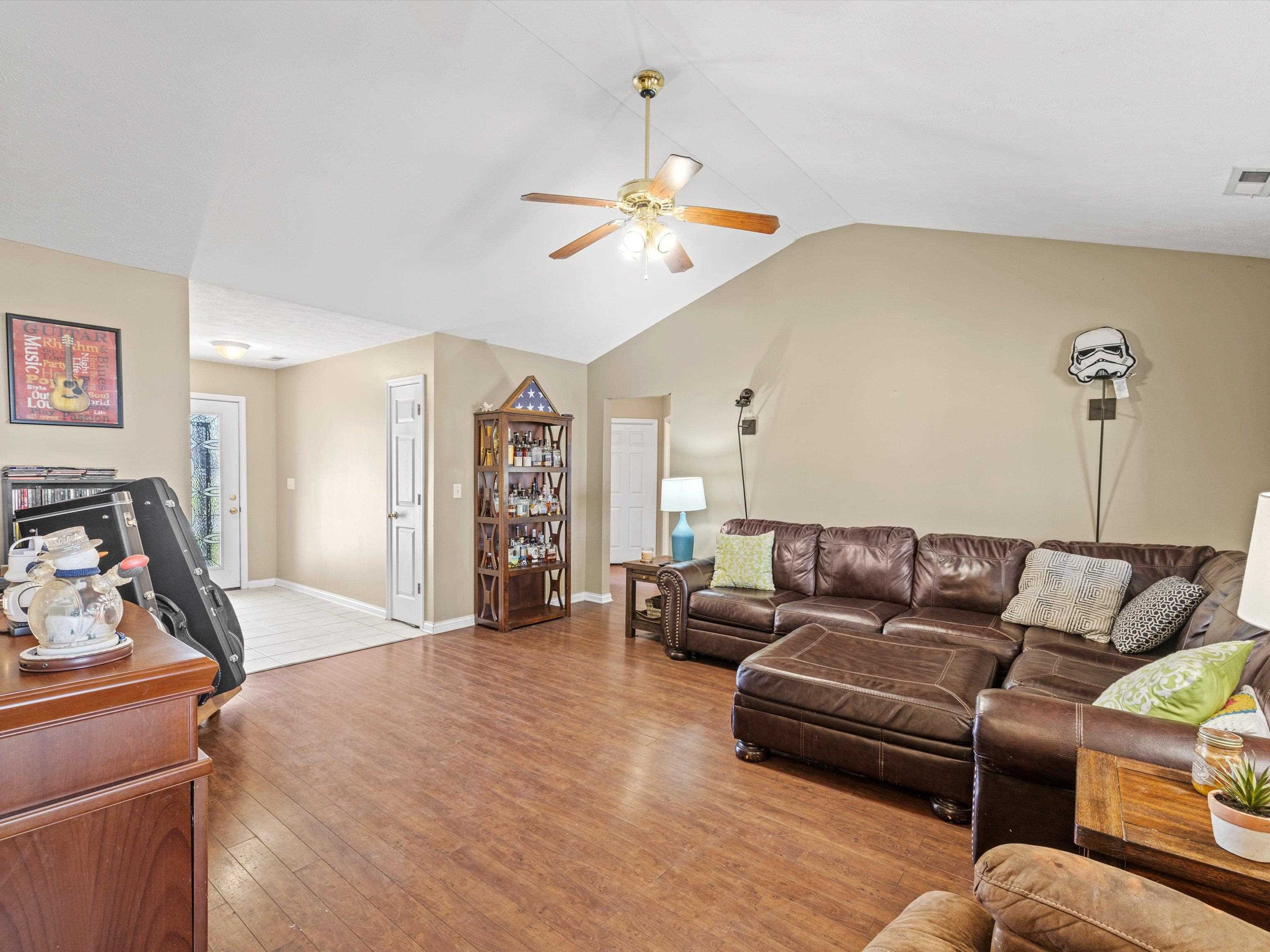 3105 Avenue of the Parks, Owensboro, Kentucky 42303, 3 Bedrooms Bedrooms, ,2 BathroomsBathrooms,Single Family Residence,For Sale,Avenue of the Parks,91293