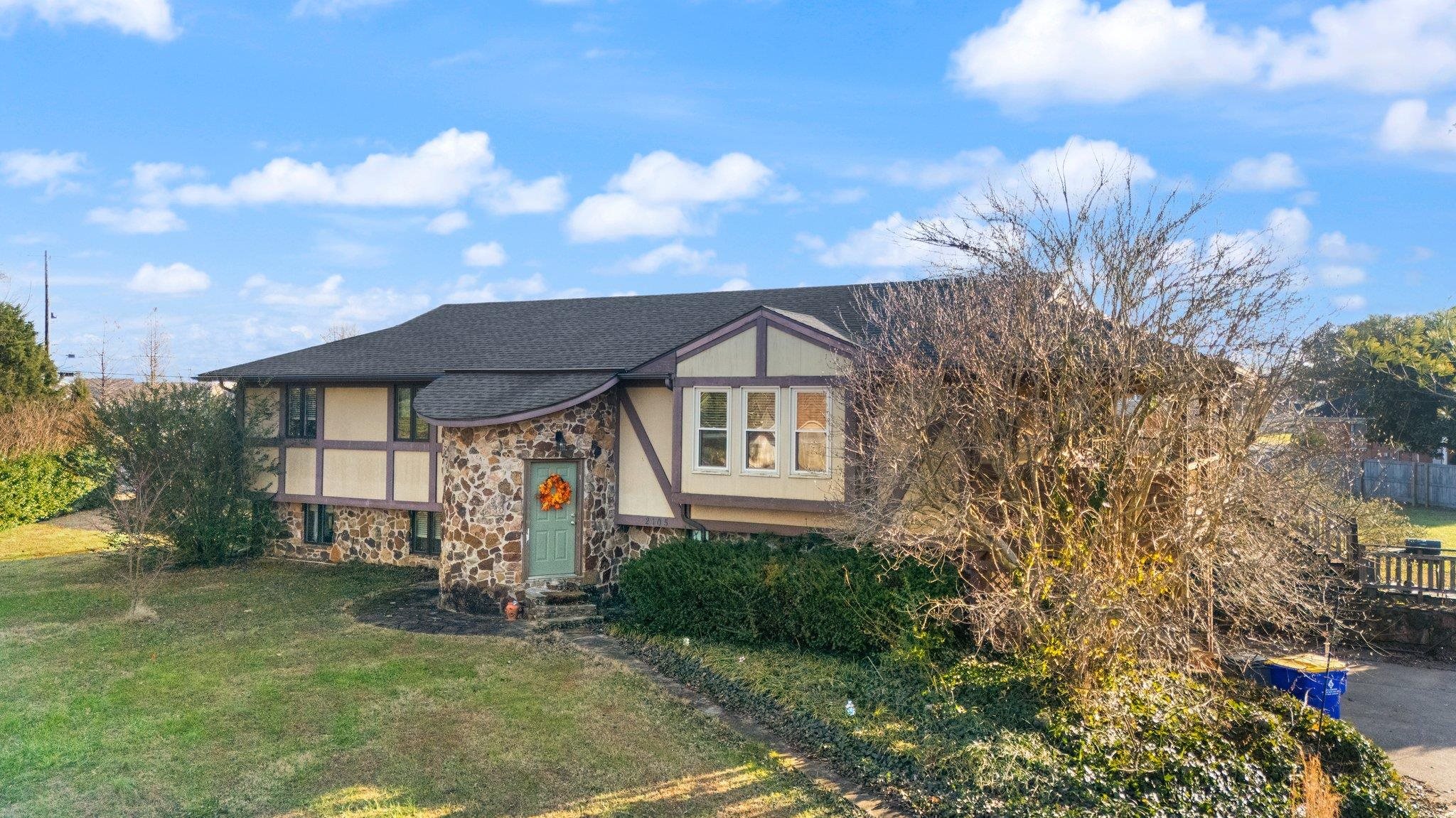 2105 Tanalee Ct, Bowling Green, Kentucky 42104, 5 Bedrooms Bedrooms, ,2 BathroomsBathrooms,Single Family Residence,For Sale,Tanalee Ct,91299
