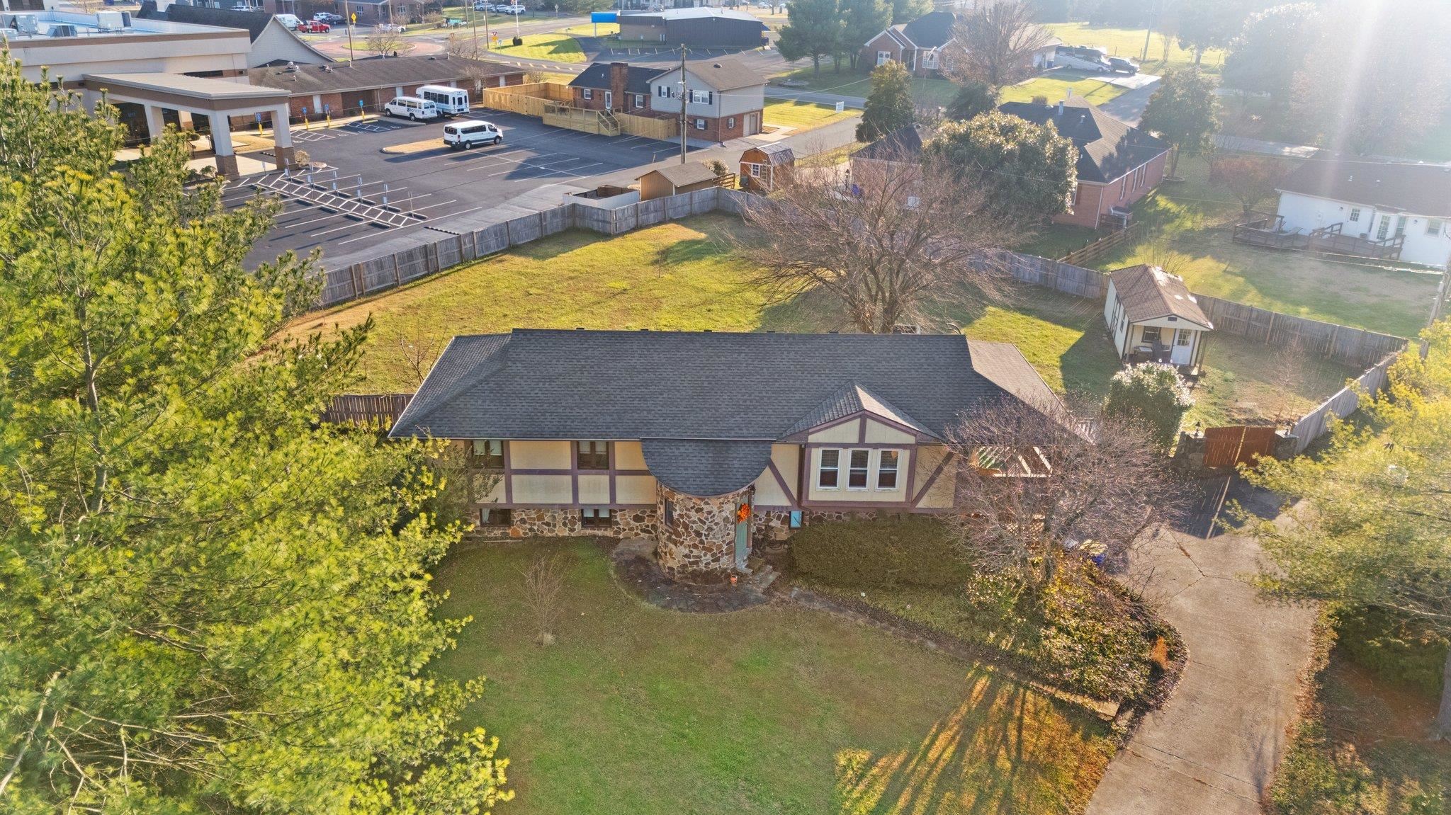 2105 Tanalee Ct, Bowling Green, Kentucky 42104, 5 Bedrooms Bedrooms, ,2 BathroomsBathrooms,Single Family Residence,For Sale,Tanalee Ct,91299