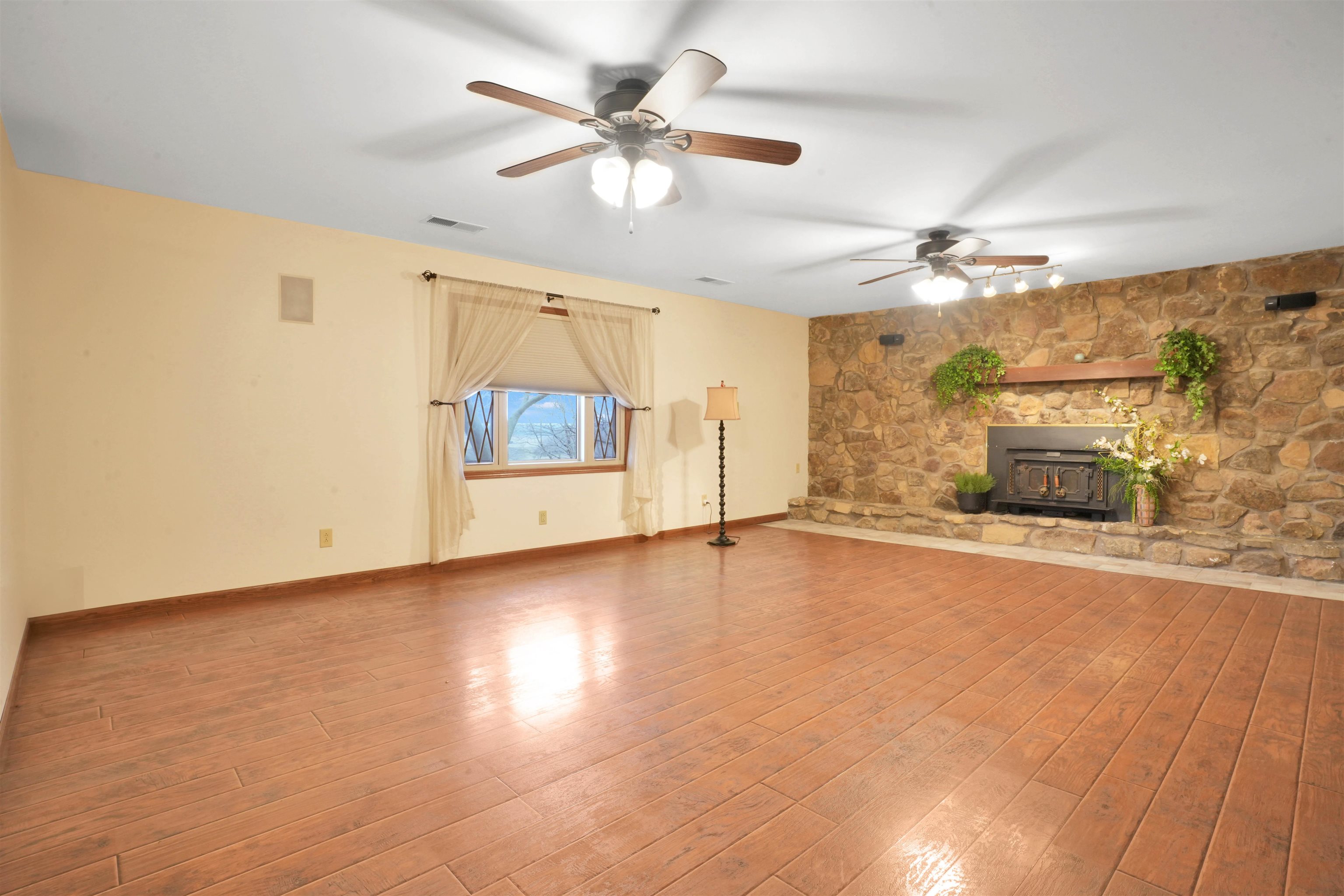 1390 Old State Road 65, Princeton, Indiana 47670, 3 Bedrooms Bedrooms, ,2 BathroomsBathrooms,Single Family Residence,For Sale,Old State Road 65,91310