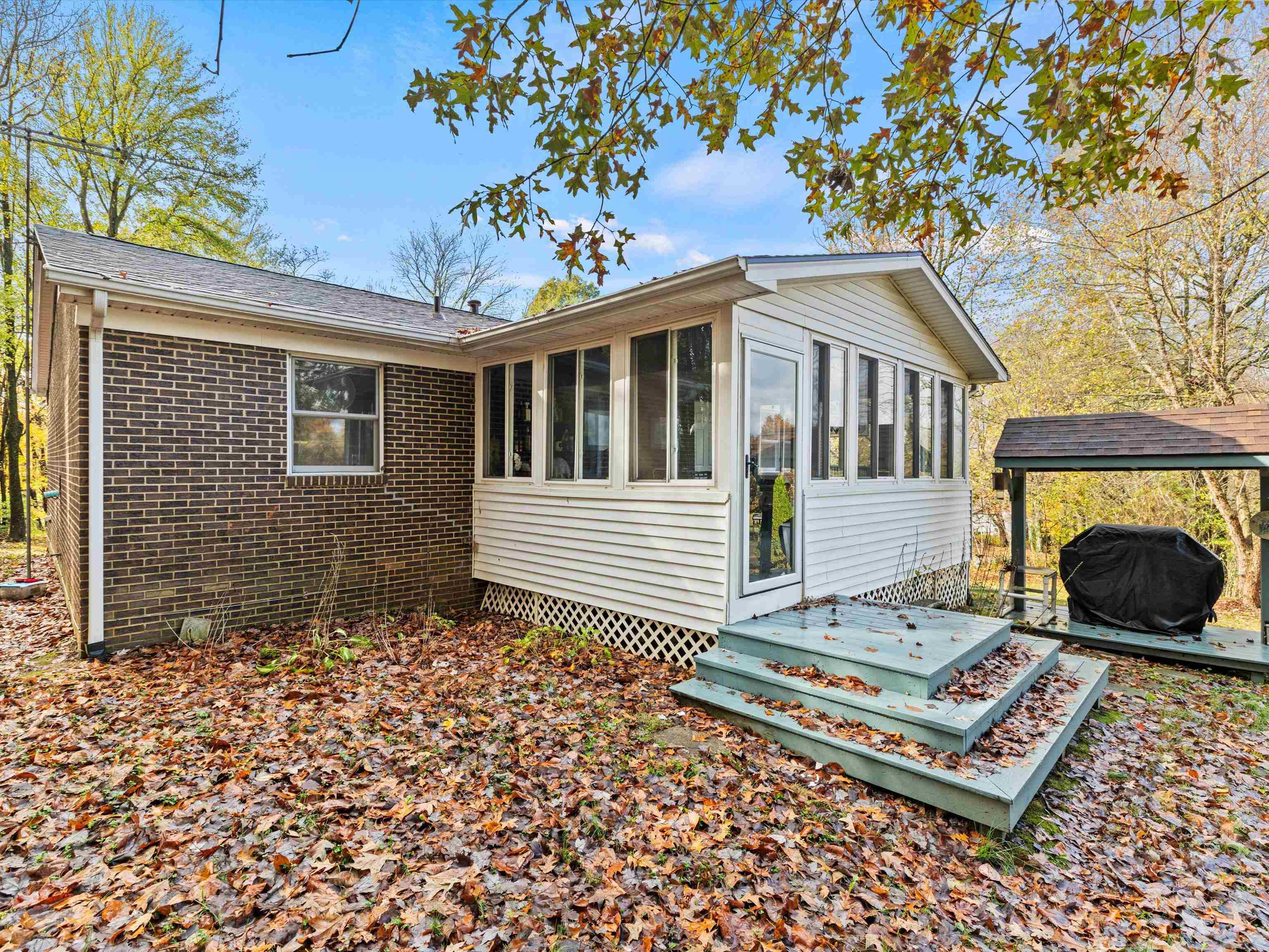 7025 Masonville Habit Rd, Owensboro, Kentucky 42366, 5 Bedrooms Bedrooms, ,2 BathroomsBathrooms,Single Family Residence,For Sale,Masonville Habit Rd,91316