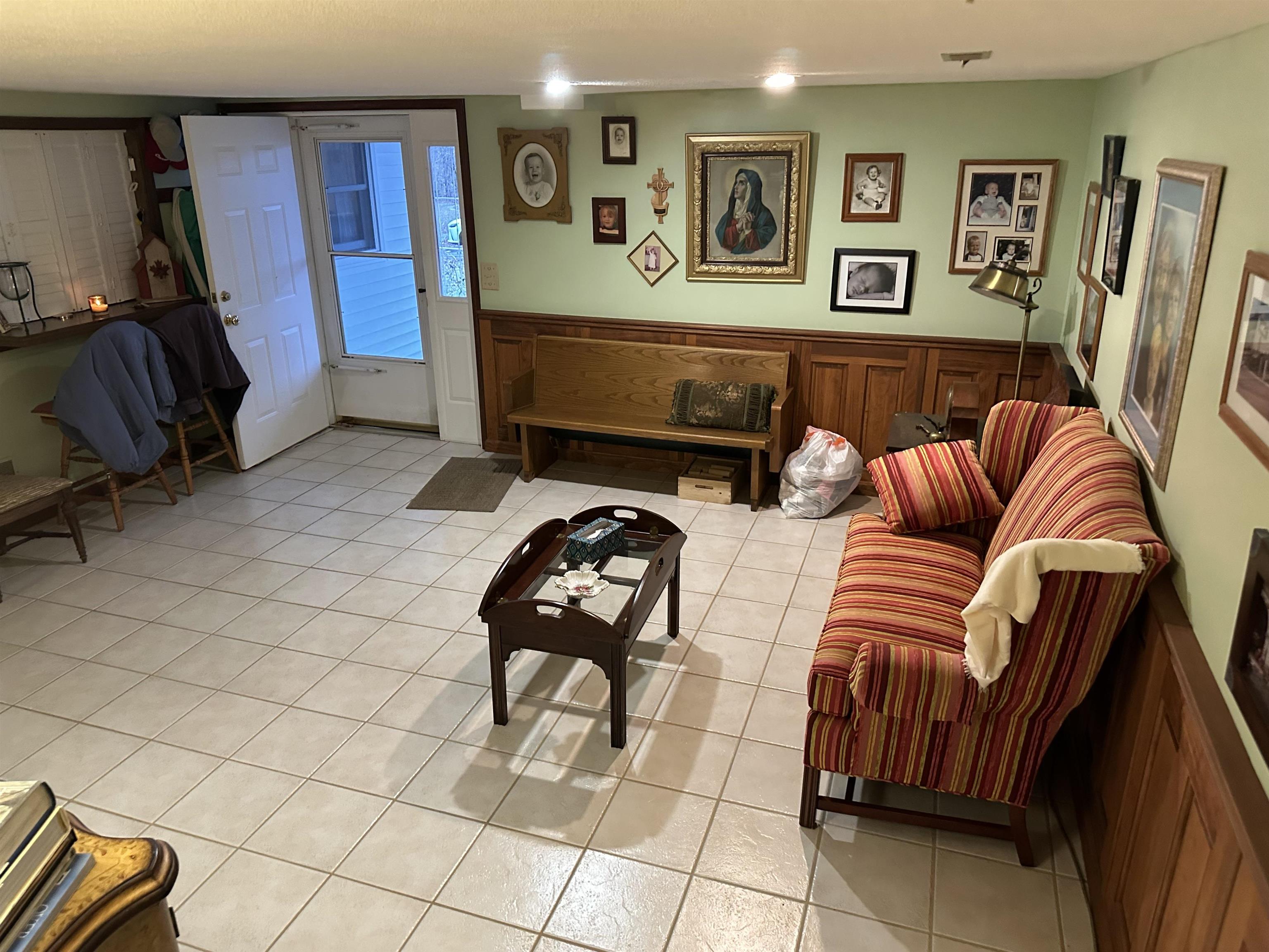 7025 Masonville Habit Rd, Owensboro, Kentucky 42366, 5 Bedrooms Bedrooms, ,2 BathroomsBathrooms,Single Family Residence,For Sale,Masonville Habit Rd,91316