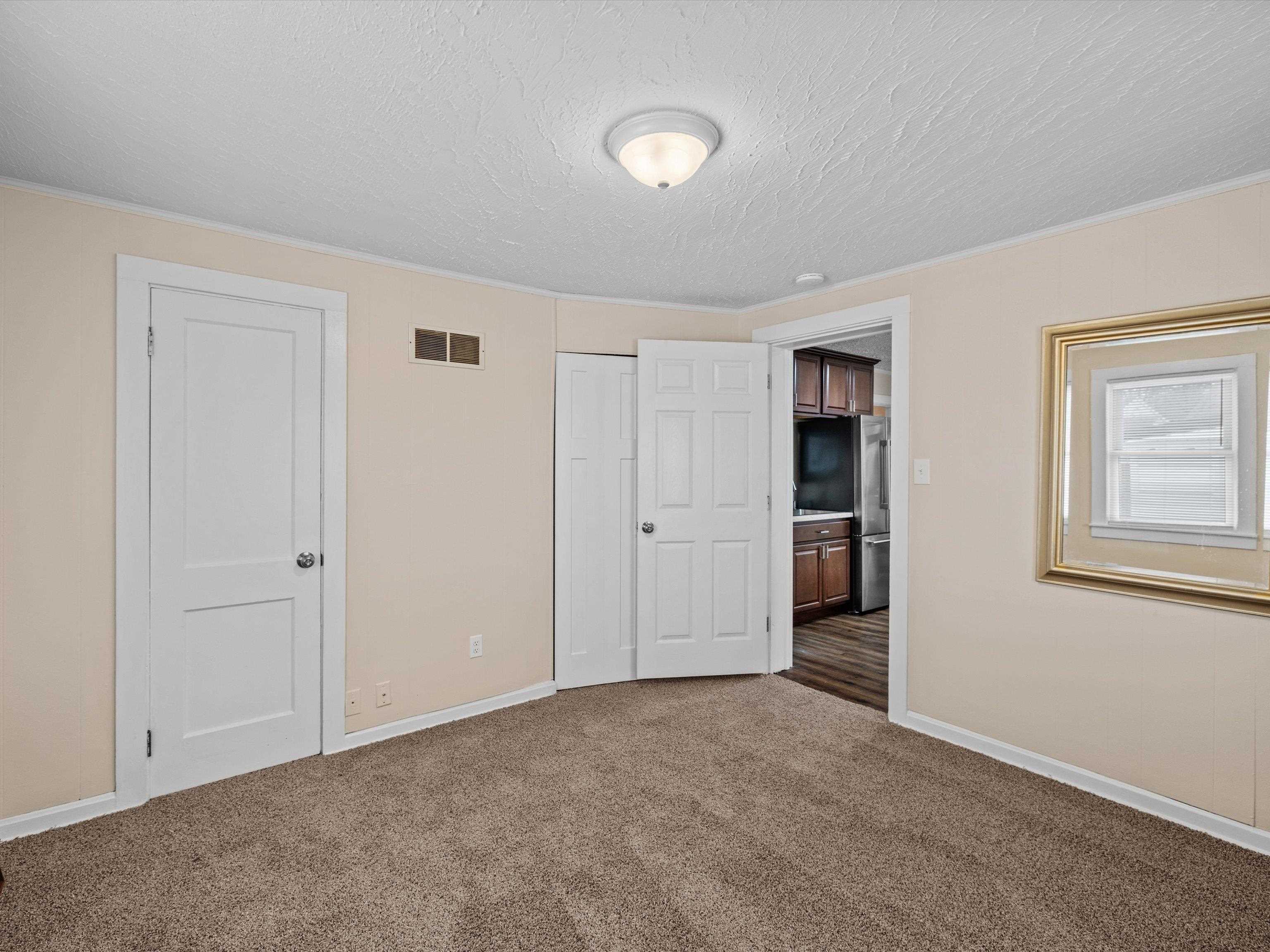 423 East 27th, Owensboro, Kentucky 42303, 3 Bedrooms Bedrooms, ,1 BathroomBathrooms,Single Family Residence,For Sale,East 27th,91317