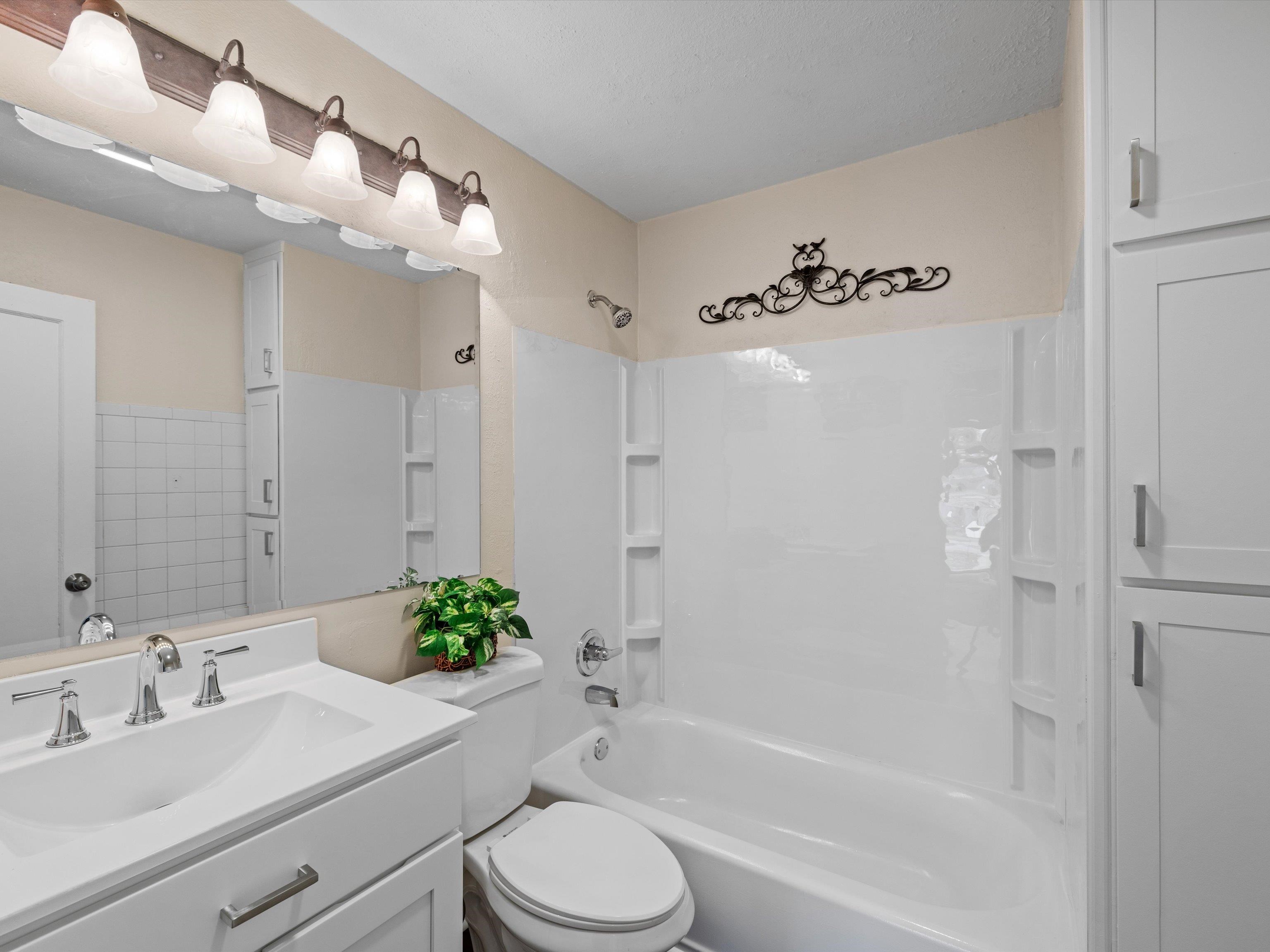 423 East 27th, Owensboro, Kentucky 42303, 3 Bedrooms Bedrooms, ,1 BathroomBathrooms,Single Family Residence,For Sale,East 27th,91317