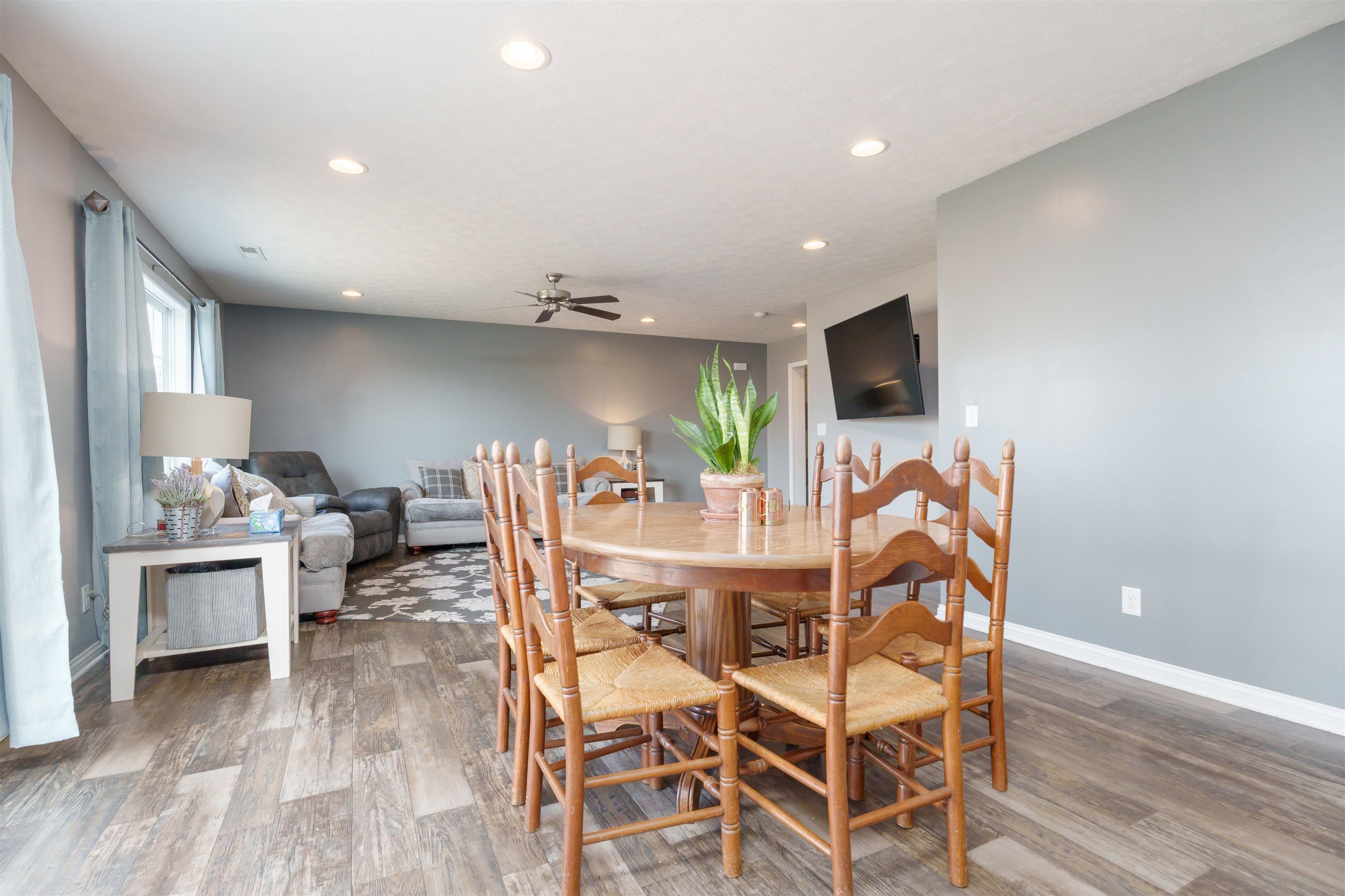 5551 Goldenrod Ln, Owensboro, Kentucky 42301, 4 Bedrooms Bedrooms, ,2 BathroomsBathrooms,Single Family Residence,For Sale,Goldenrod Ln,91320