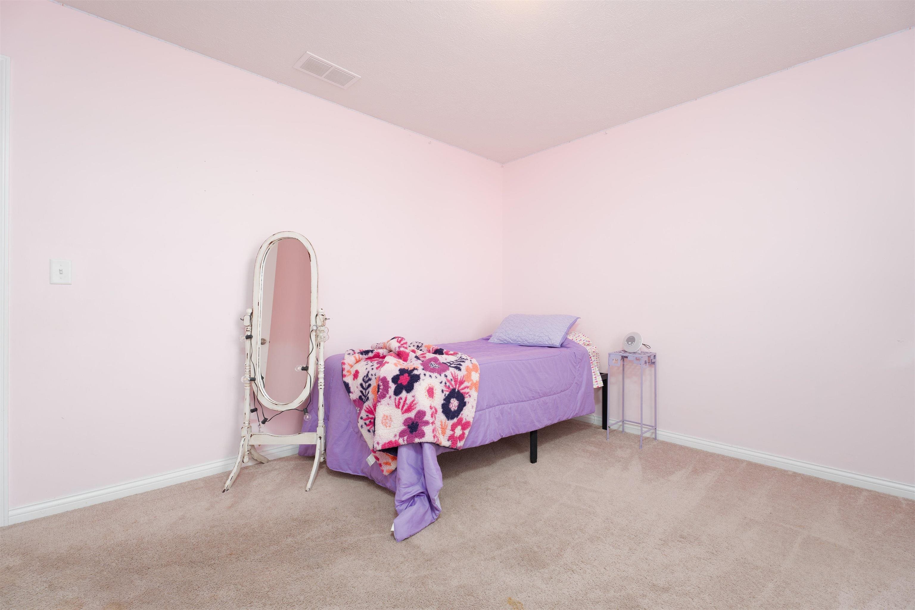 5551 Goldenrod Ln, Owensboro, Kentucky 42301, 4 Bedrooms Bedrooms, ,2 BathroomsBathrooms,Single Family Residence,For Sale,Goldenrod Ln,91320