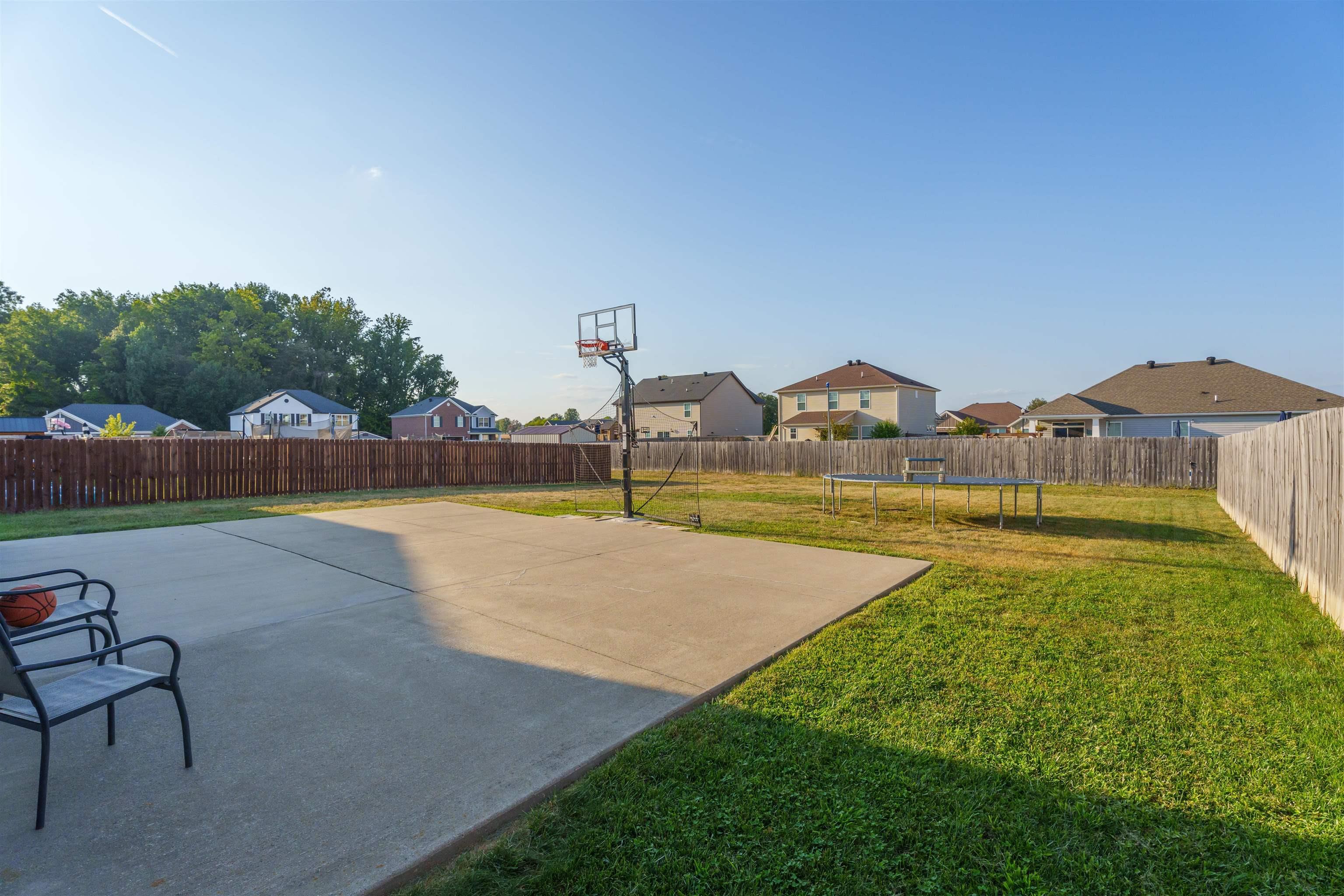 5551 Goldenrod Ln, Owensboro, Kentucky 42301, 4 Bedrooms Bedrooms, ,2 BathroomsBathrooms,Single Family Residence,For Sale,Goldenrod Ln,91320