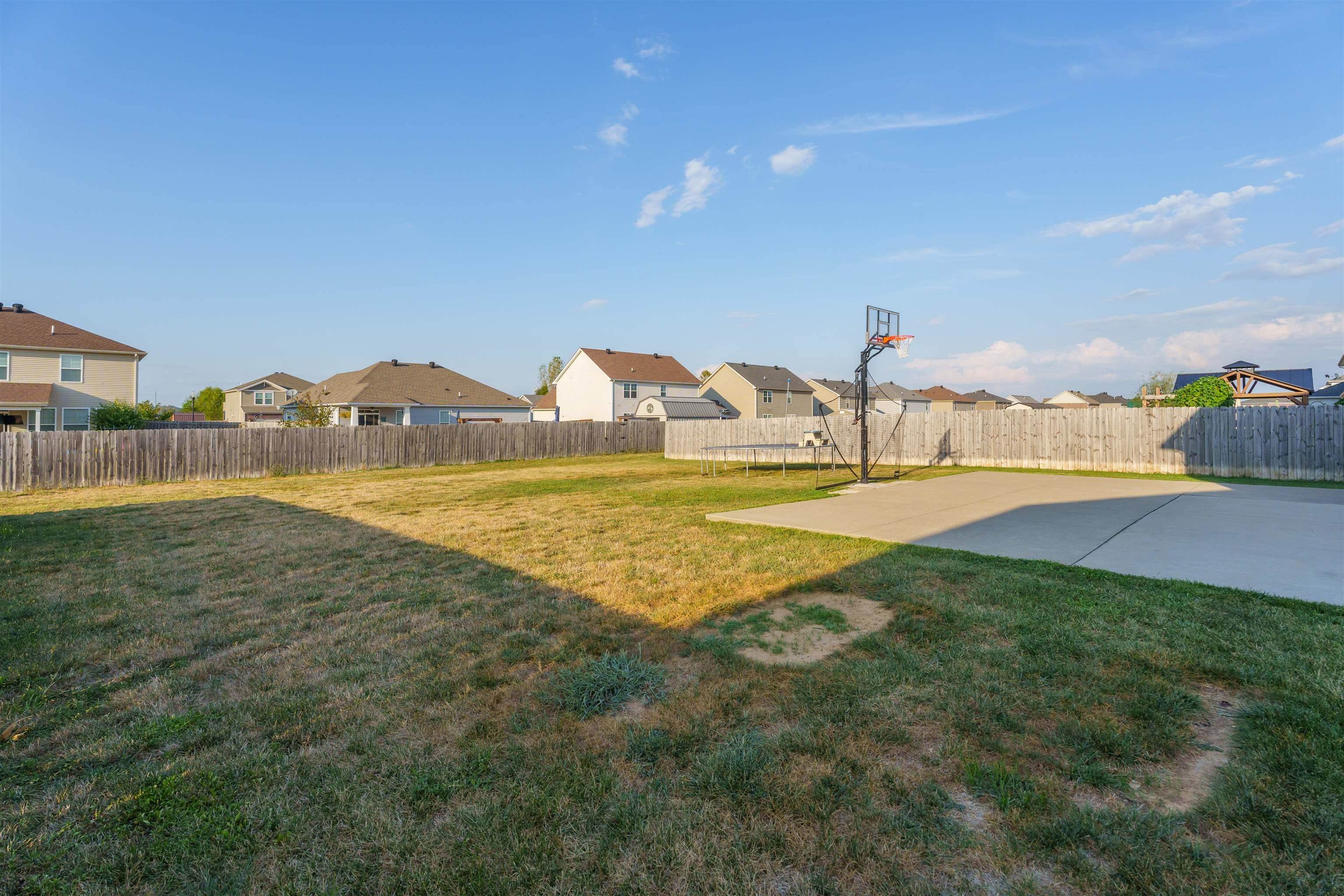 5551 Goldenrod Ln, Owensboro, Kentucky 42301, 4 Bedrooms Bedrooms, ,2 BathroomsBathrooms,Single Family Residence,For Sale,Goldenrod Ln,91320